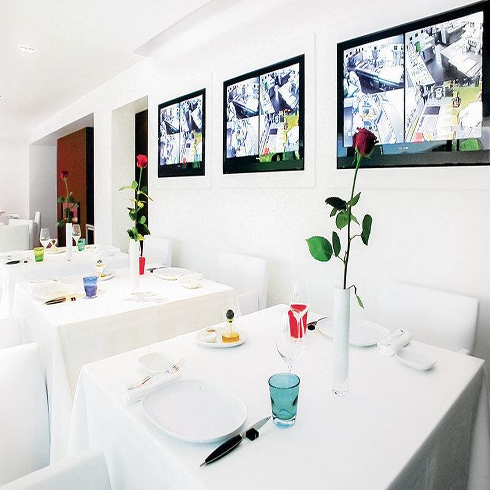 Voir la diapositive 2 : Smartbox Adresses primées : repas 7 plats au restaurant la ribaudière près de cognac - coffret cadeau gastronomie