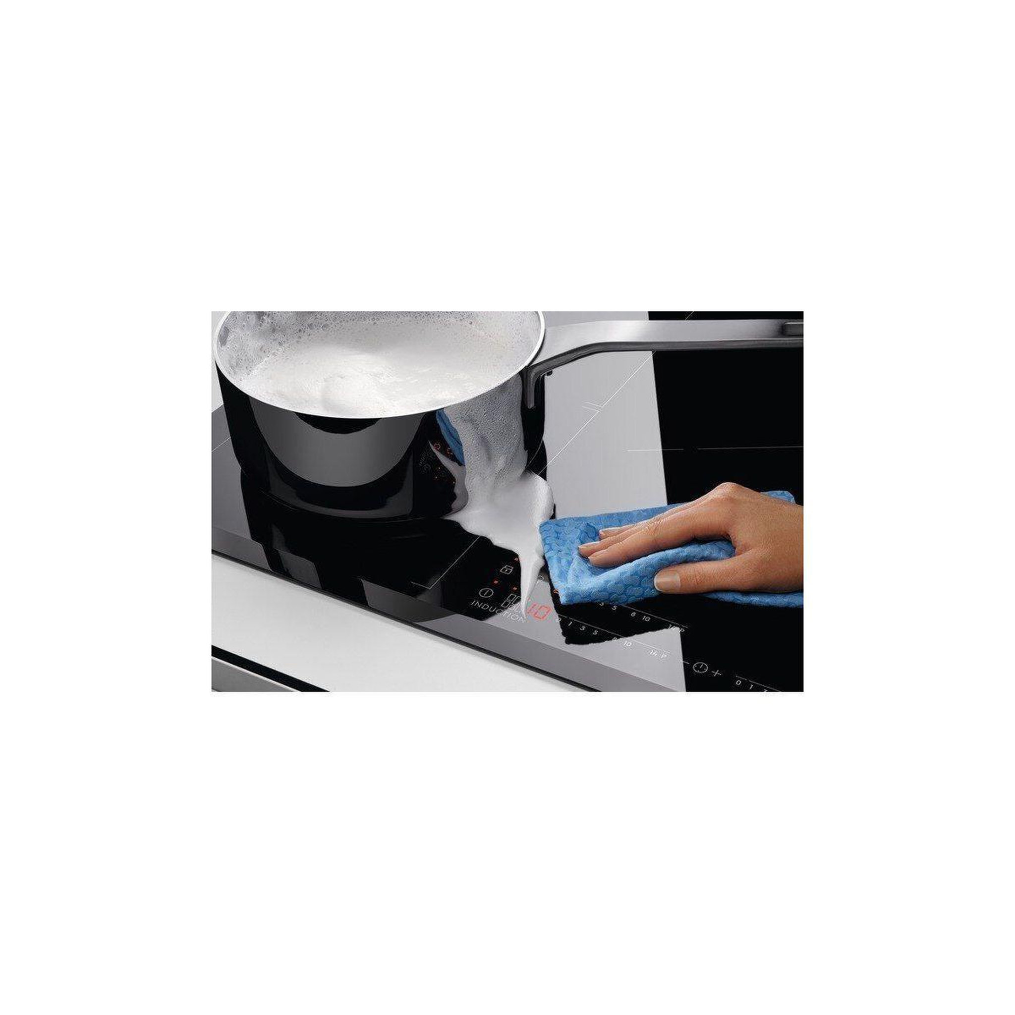 Voir la diapositive 5 : ELECTROLUX Plaque induction EIT913