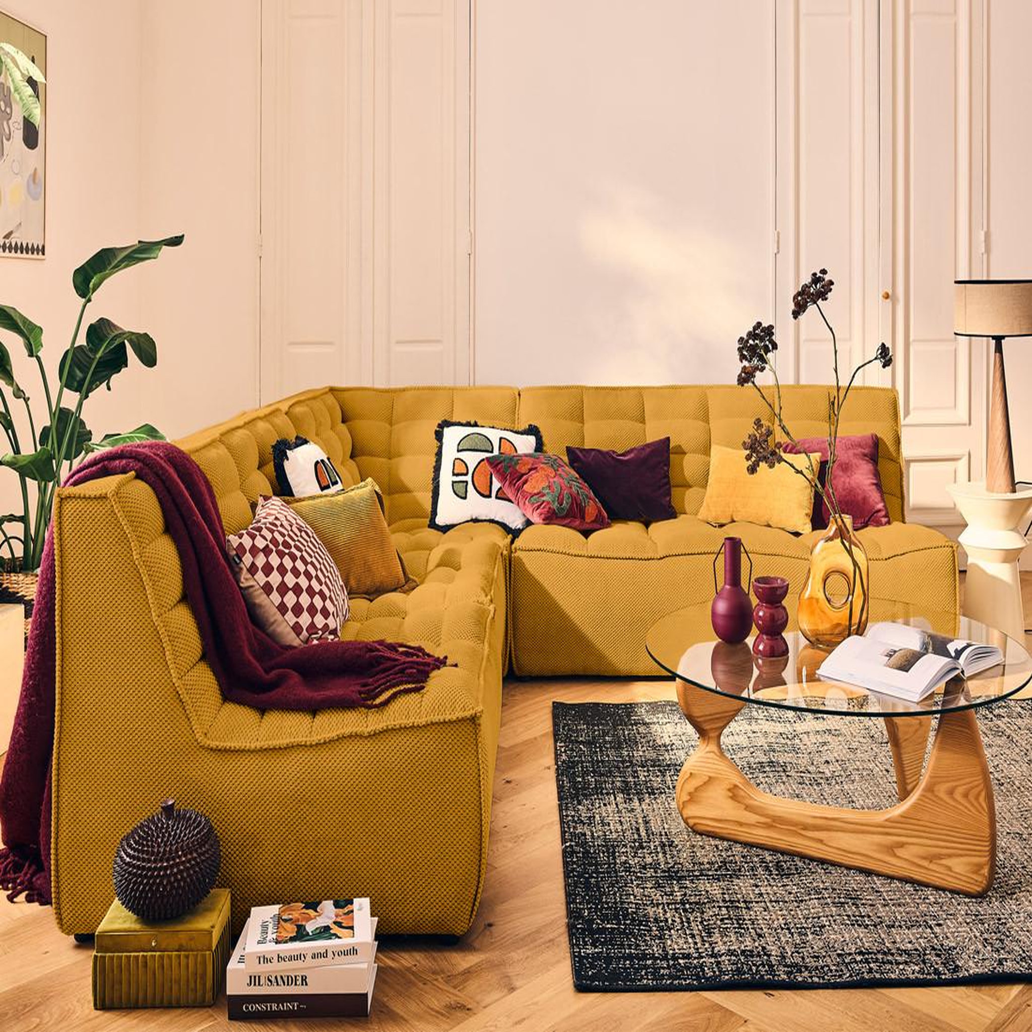 LISA DESIGN Ellie - canapé modulable d'angle réversible 5 places en velours texturé. Coloris disponibles : Bleu, Jaune, Gris, Beige, Noir, Orange