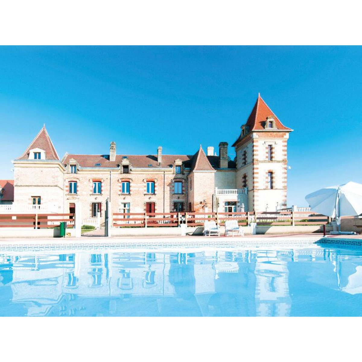 Smartbox Loin d'ici, près du cœur - Coffret Cadeau Séjour