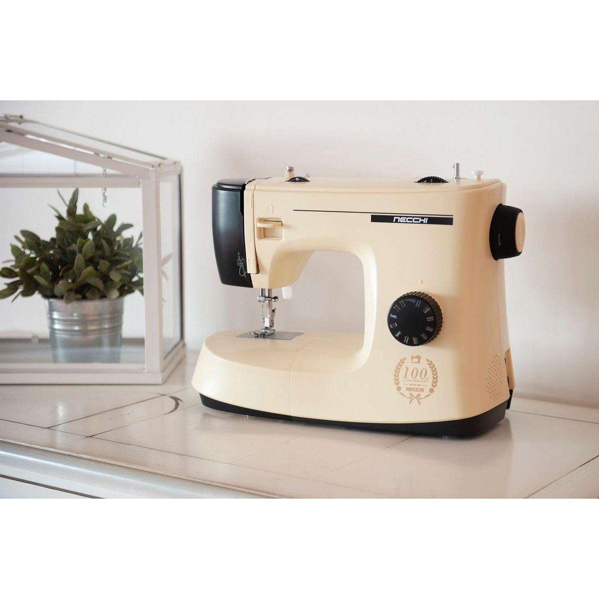 Necchi Machine à coudre Necchi Mirella KM417A - Edition Limitée Exclusive Anniversaire