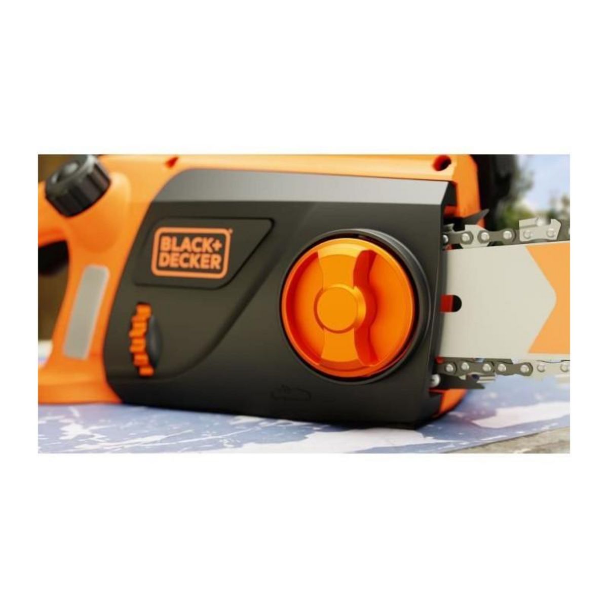 Black et Decker Tronçonneuse Filaire - BLACK+DECKER - BECS1835-QS - 1800 W - 35 cm - Tendeur de chaîne sans outil