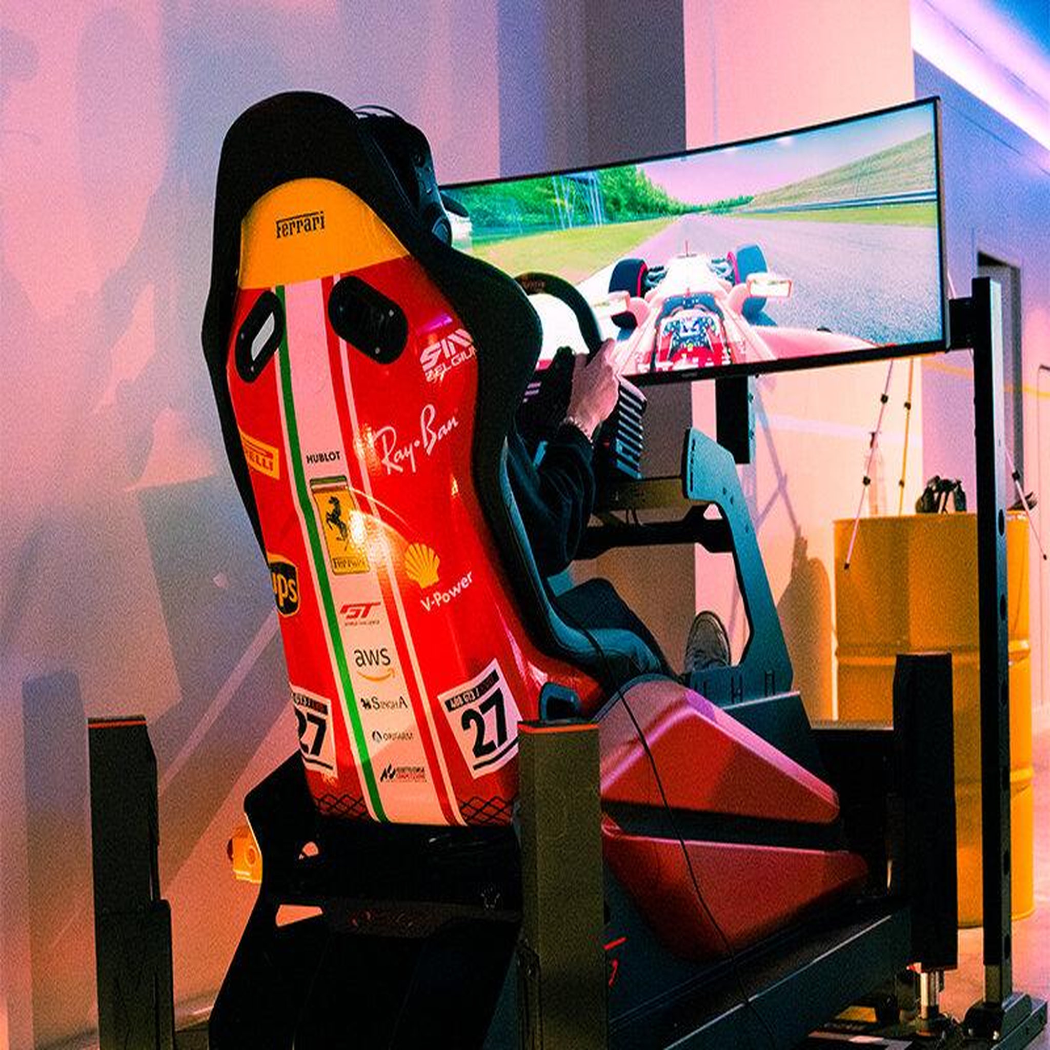 Voir la diapositive 3 : Smartbox Pilotage de course automobile de 30 min sur simulateur au cœur de Paris - Coffret Cadeau Sport & Aventure