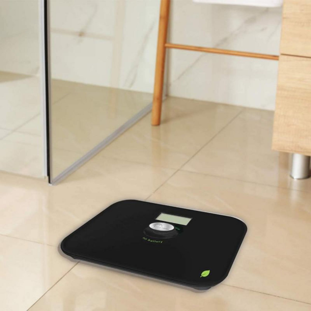 LITTLE BALANCE Pèse-personne électronique sans pile 180kg/100g noir - 8185