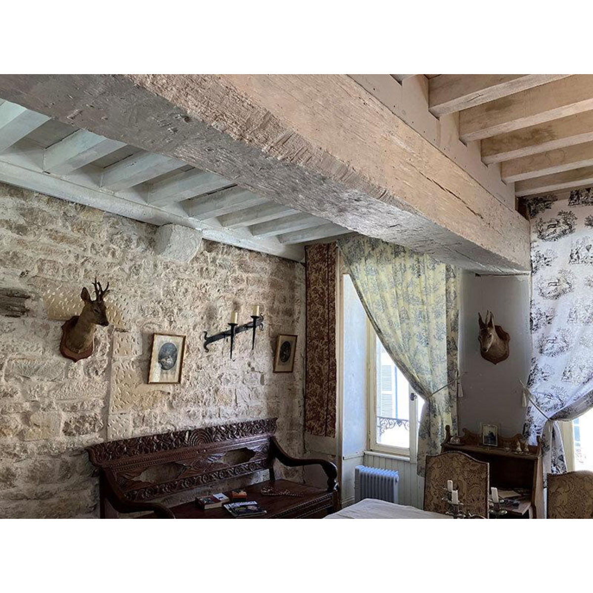 Smartbox Dîner avec accord mets et vins Premium et sommelier près d'Auxerre - Coffret Cadeau Gastronomie