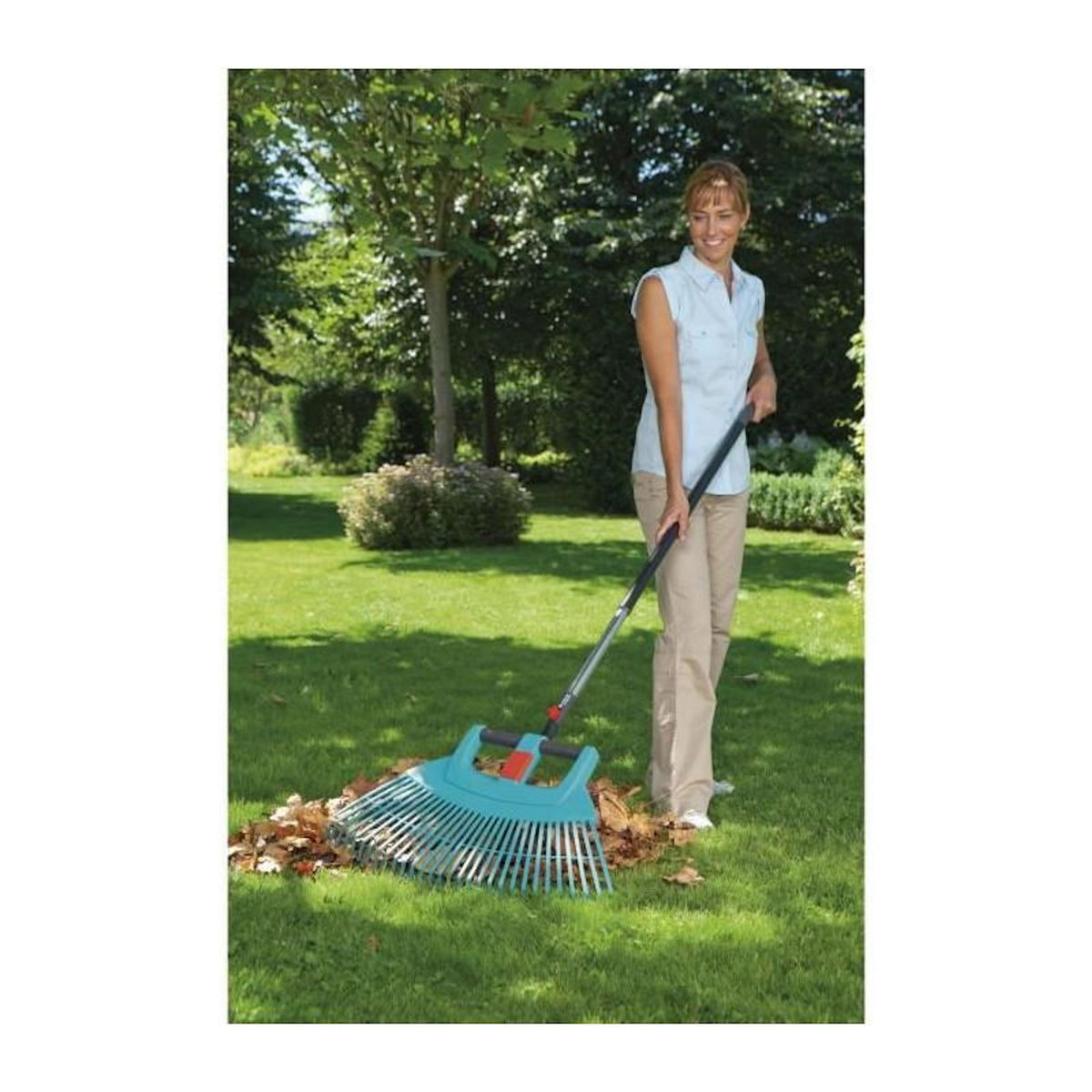 Gardena GARDENA Balai a gazon 2 en 1 XXL 77cm Combisystem - Plastique renforce - 32 dents - Ratissage herbe - Garantie 25 ans 3107-20