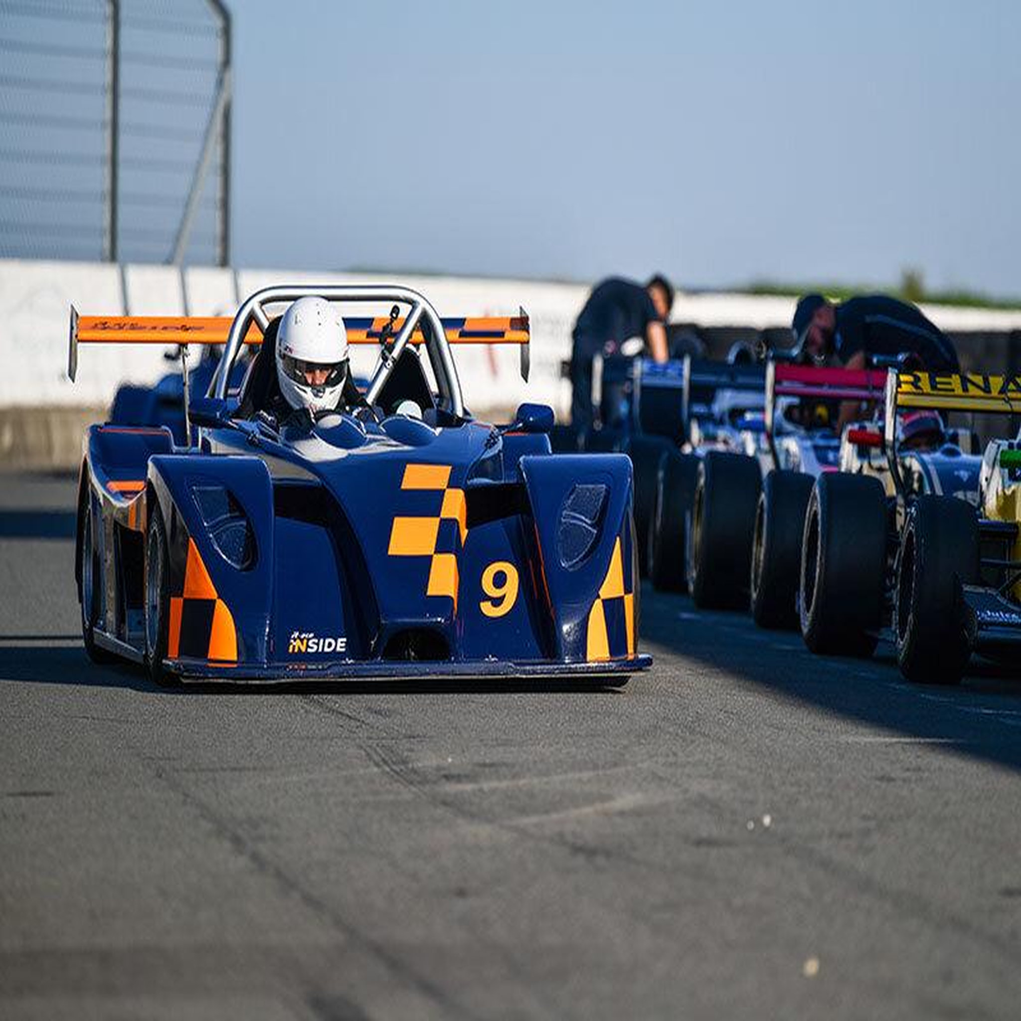 Voir la diapositive 3 : Smartbox Stage de pilotage : 5 tours de circuit en Formule Renault ou en Proto Funyo - Coffret Cadeau Sport & Aventure