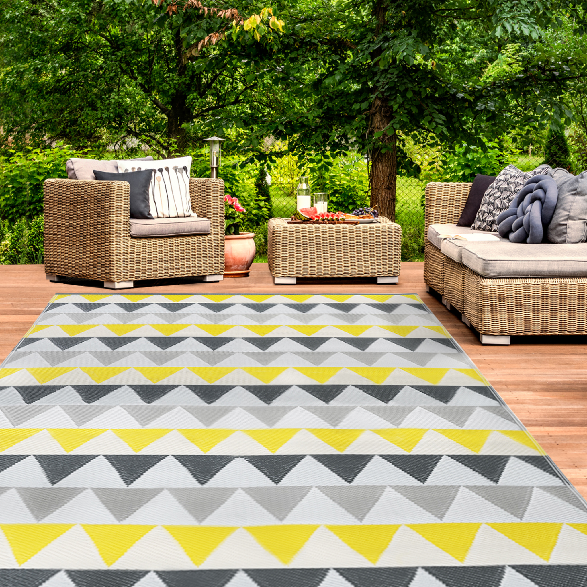 Voir la diapositive 2 : ID MARKET Tapis extérieur sari triangles gris et jaune 270 x 370 cm