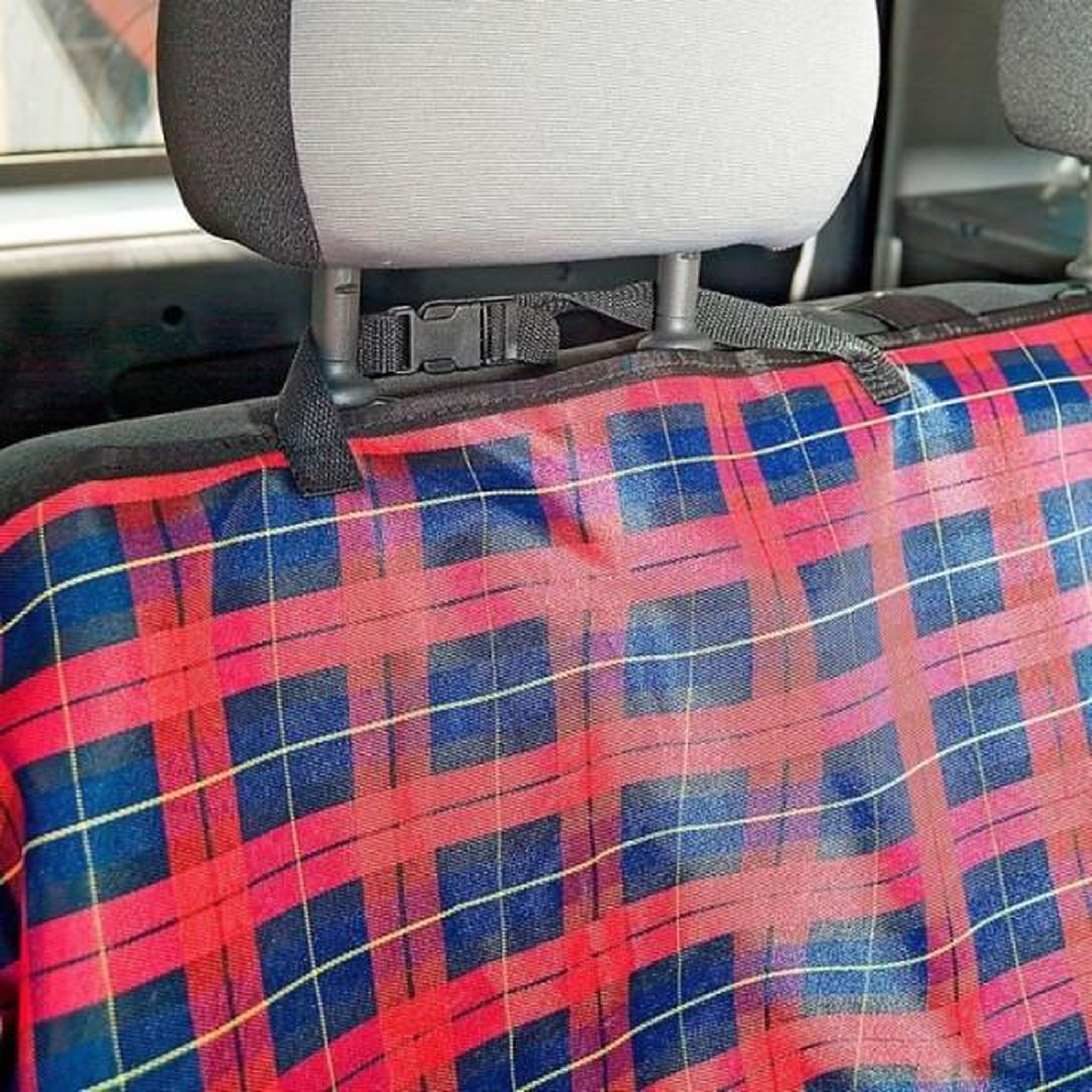 Voir la diapositive 5 : Ferplast Couverture de protection siege de voiture - FERPLAST - Noir / Rouge