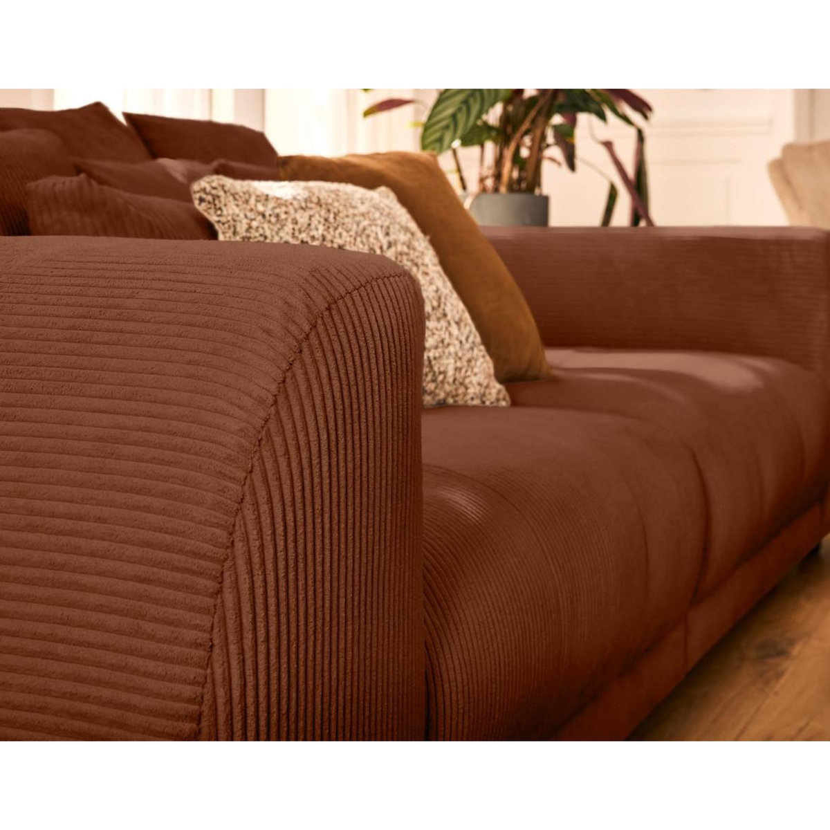 LISA DESIGN Amadora - canapé droit 4 places en velours côtelé