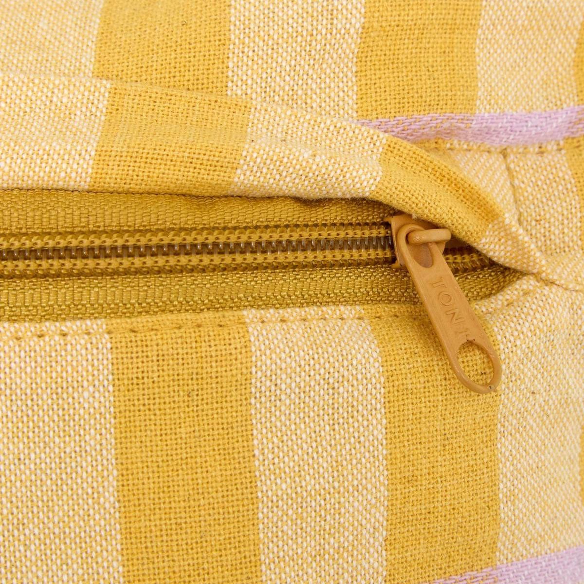 Voir la diapositive 2 : ATMOSPHERA Coussin déco  poolside  40x40cm jaune