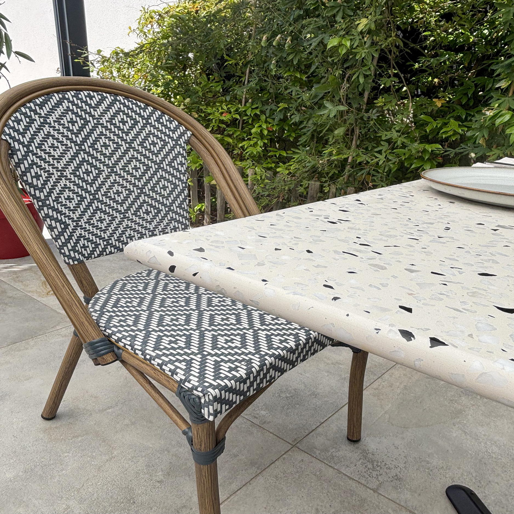 Voir la diapositive 5 : DCB GARDEN Ensemble repas de jardin en acier et plateau terrazzo (2 places)