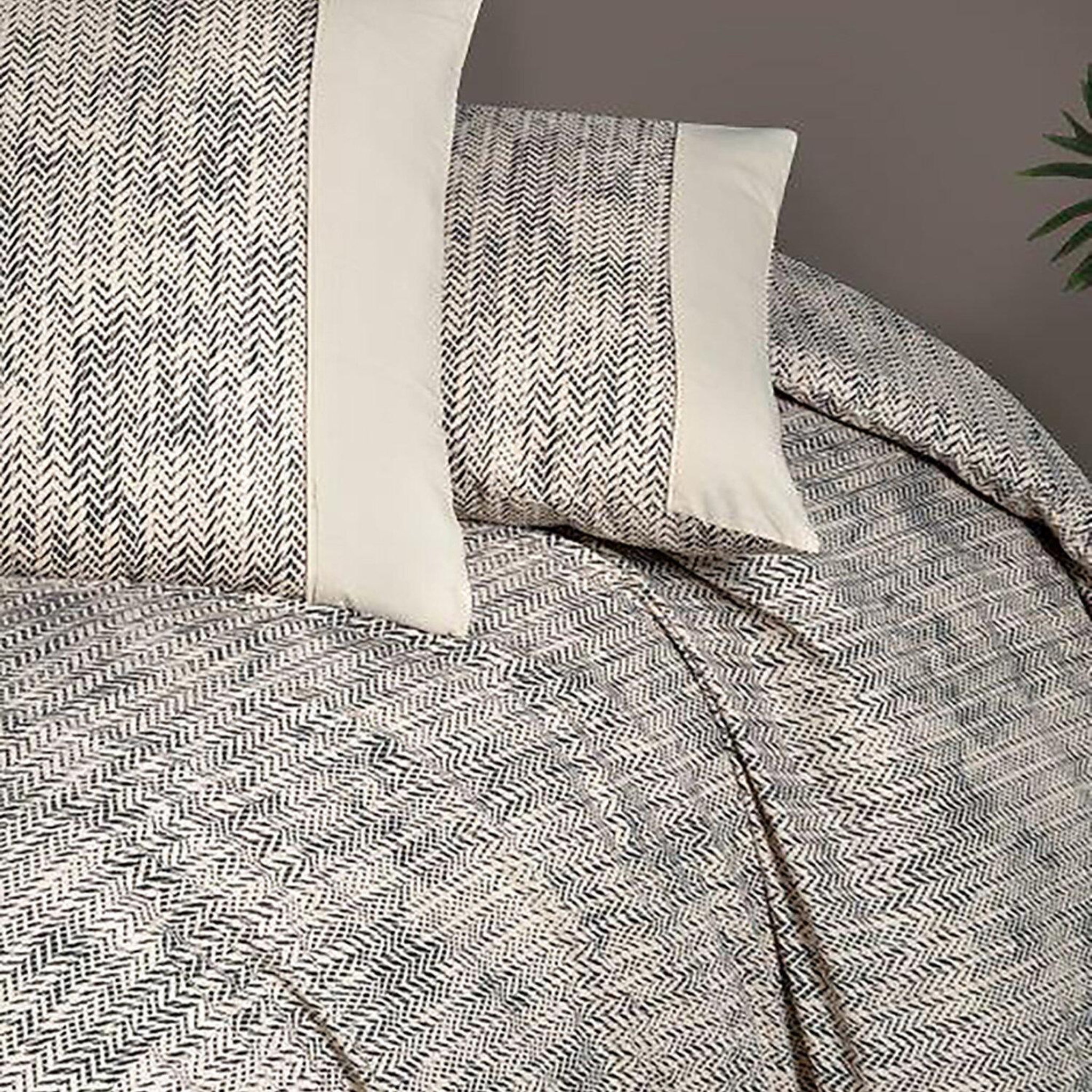 Voir la diapositive 3 : Home collection Parure housse de couette 3 pcs 240x220 cm 100% coton 57 fils imprimé. Effect gris
