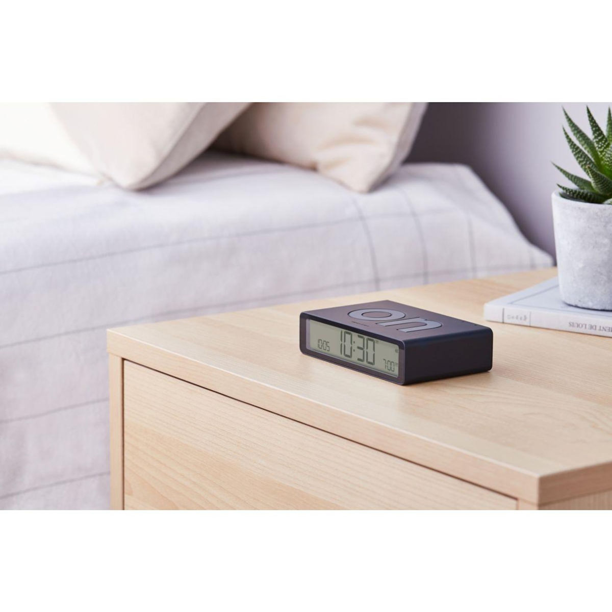 LEXON Réveil Flip Classic Rechargeable en USB-C Noir