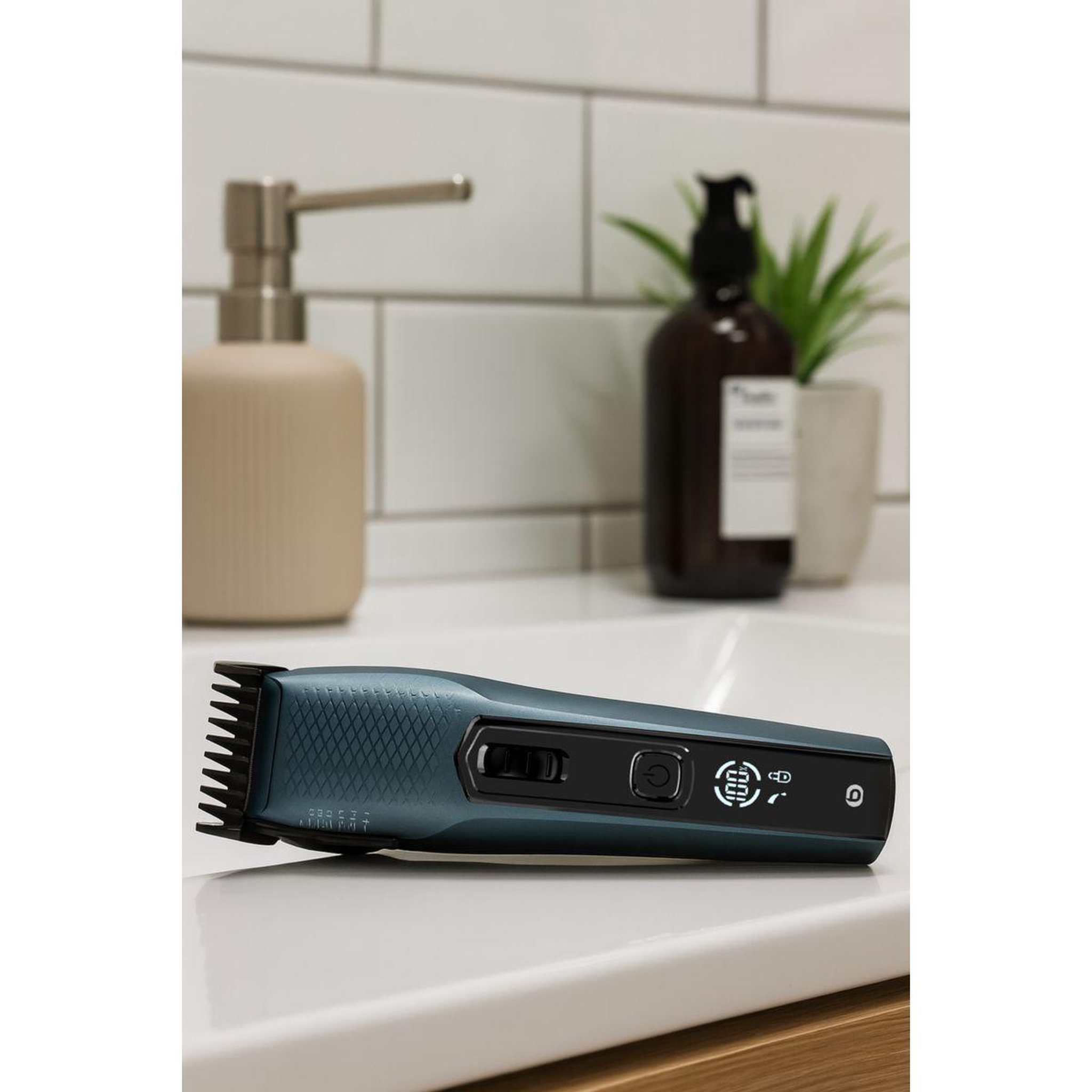 Voir la diapositive 3 : ESSENTIEL B Tondeuse multi usages ectr8 aztek 3