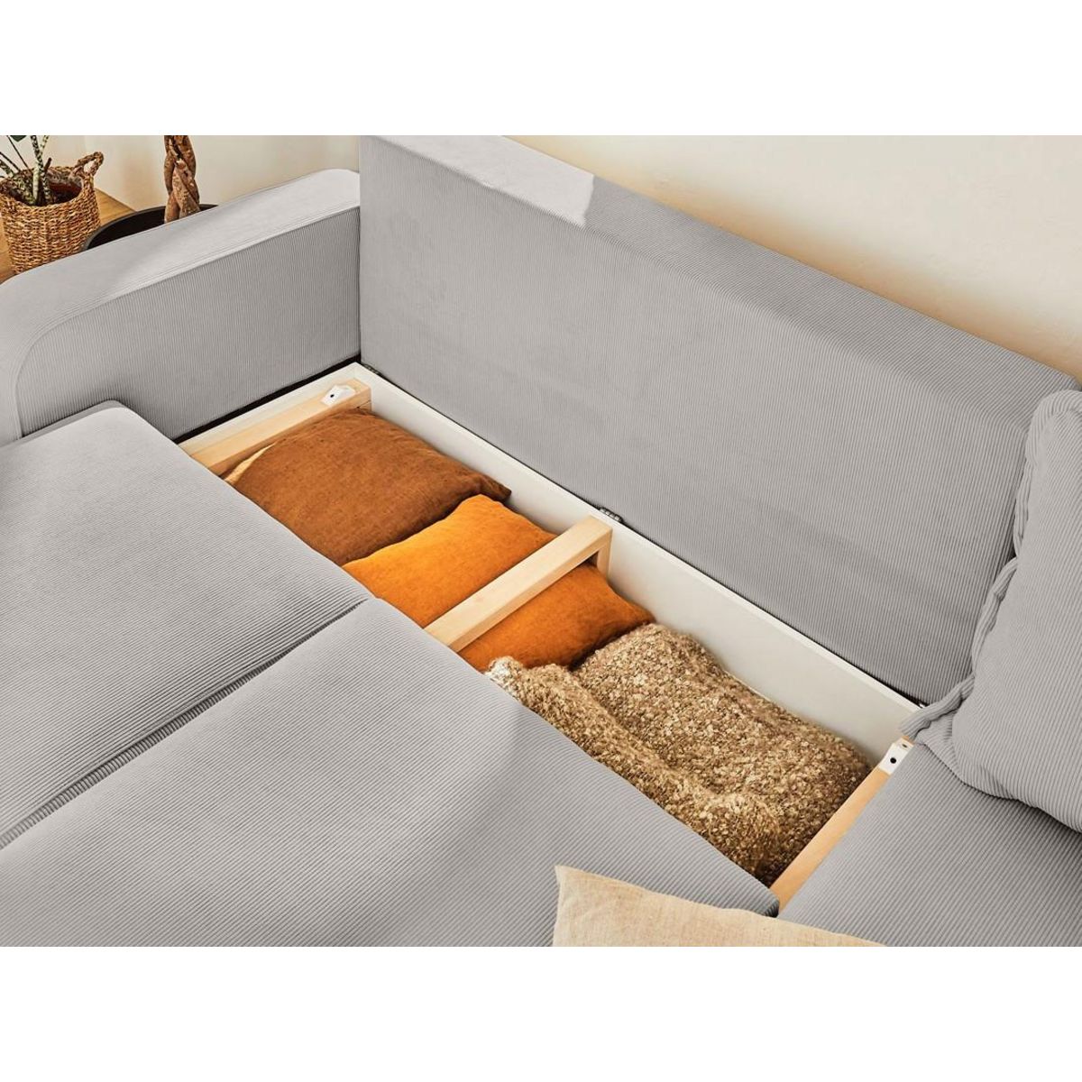 LISA DESIGN Albane - canapé d'angle droit - 4 places - convertible avec coffre - en velours côtelé