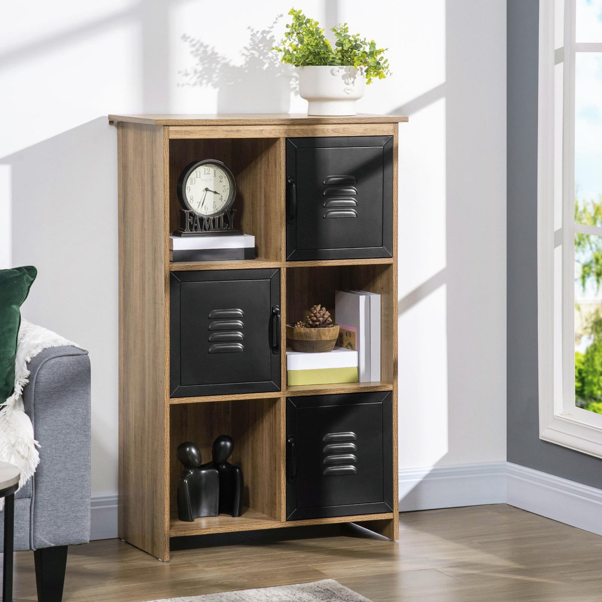 HOMCOM Bibliothèque design industriel - meuble de rangement 3 niches 3 casiers - panneaux particules aspect bois veinage portes métal noir