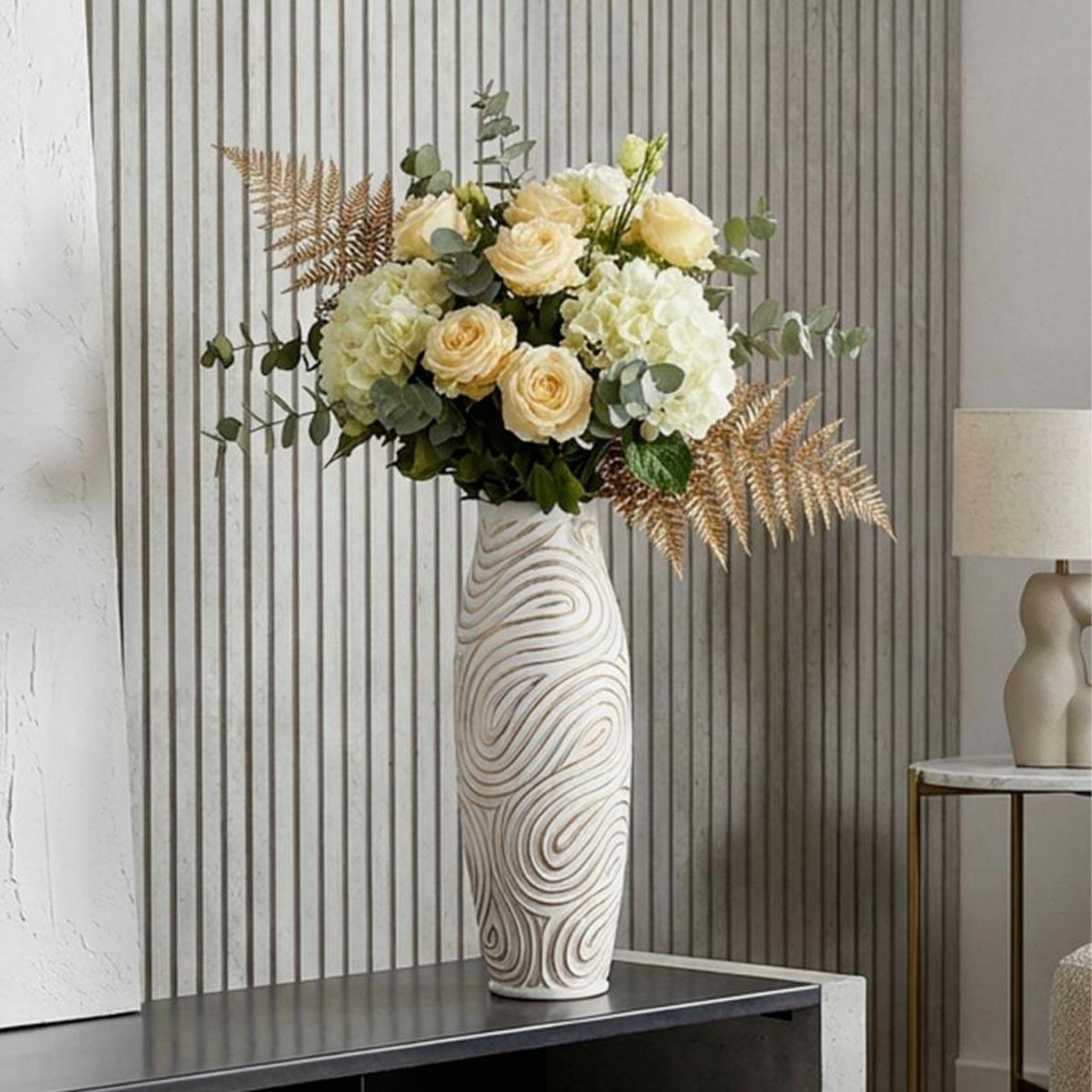 Voir la diapositive 4 : Paris Prix Vase design en résine  oblix  50cm blanc