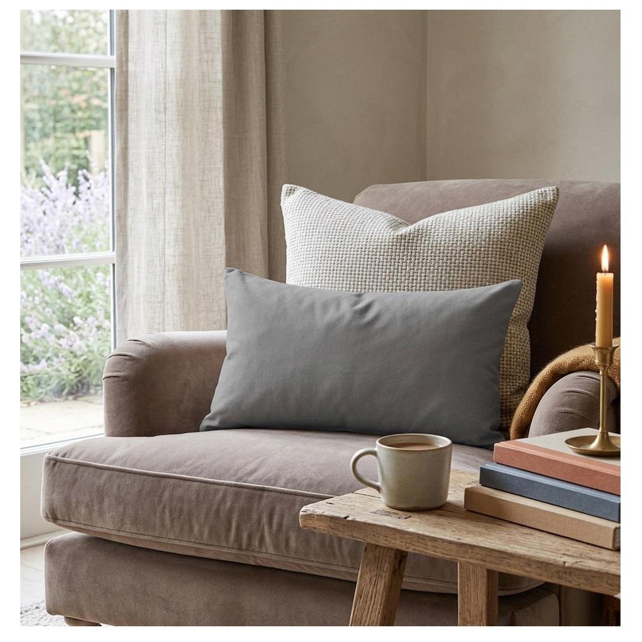 Voir la diapositive 2 : Eden Coussin en polyester uni pop color