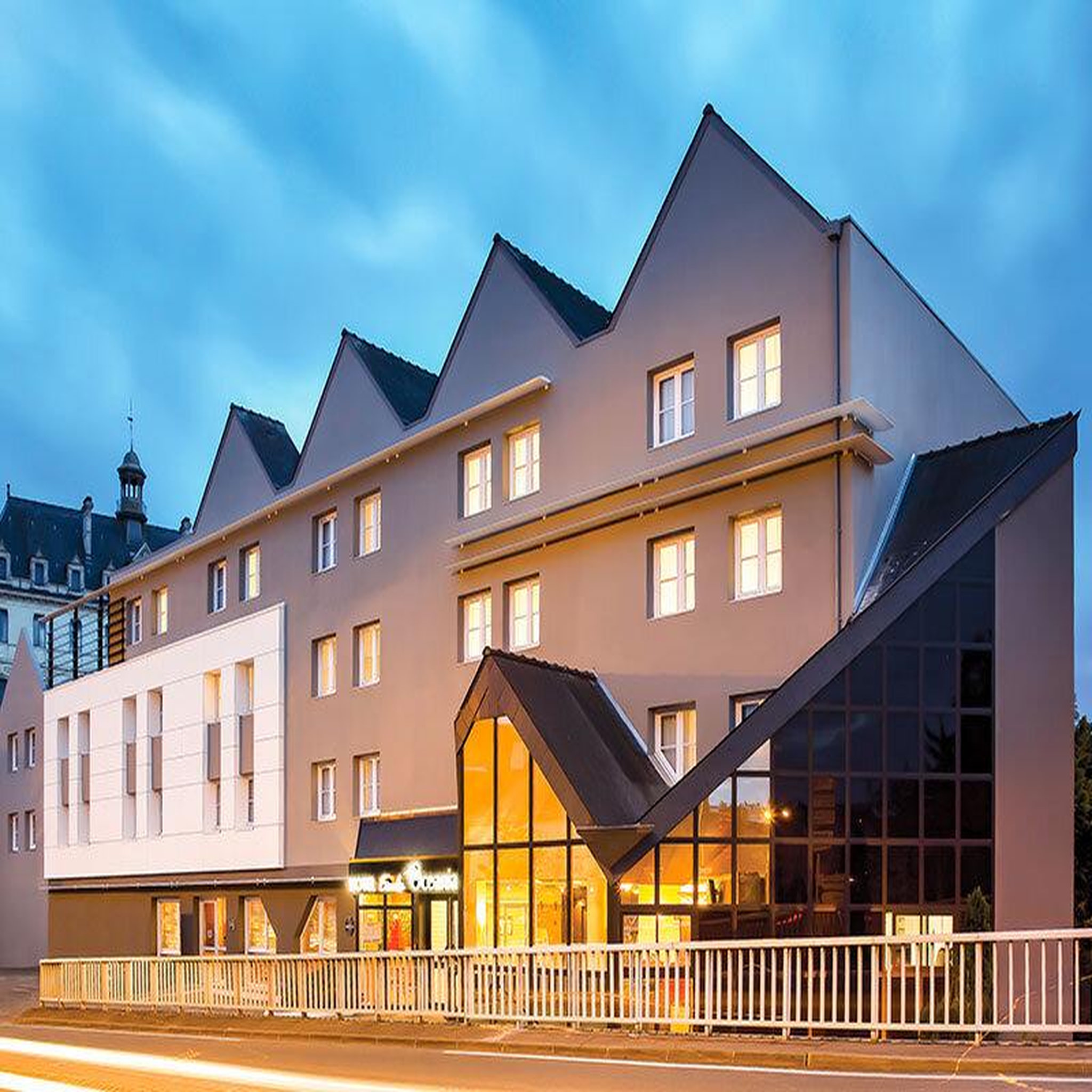 Voir la diapositive 2 : Smartbox Week-end en hôtel 3* à vannes - coffret cadeau séjour