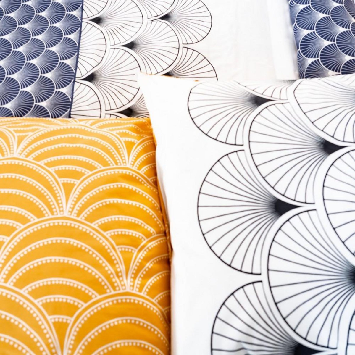 COTE DECO Housse de couette réversible 240x220 KERITA + 2 taies 100% coton adouci 57 fils/cm2