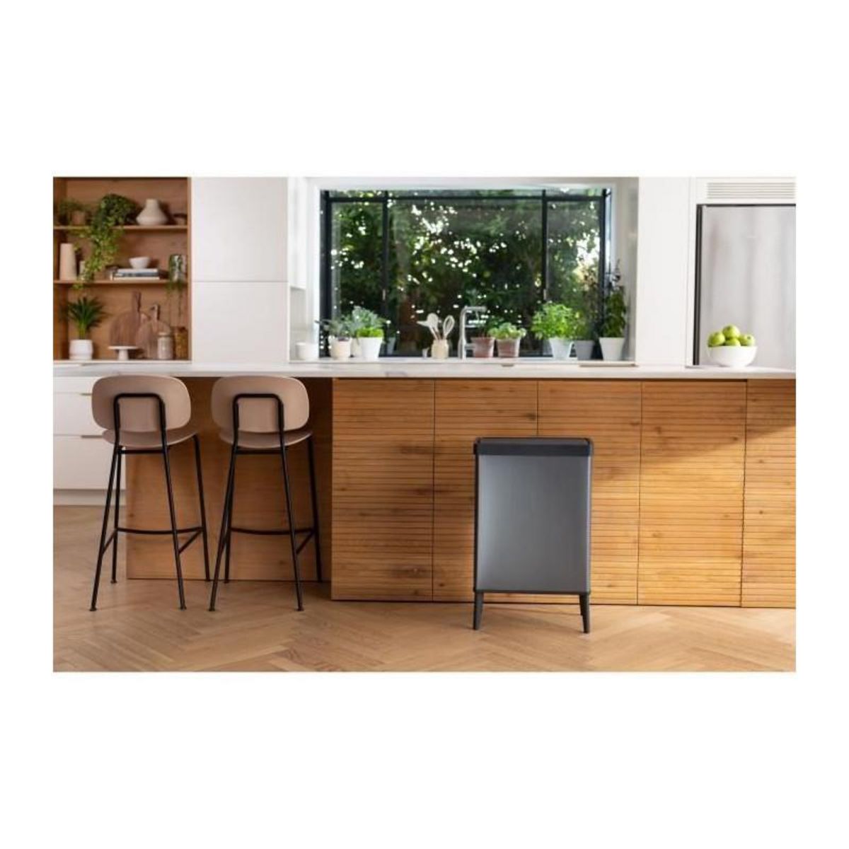 CURVER Poubelle sur pieds - VERTO - CURVER - Ouverture touch - 54 L - Gris perle