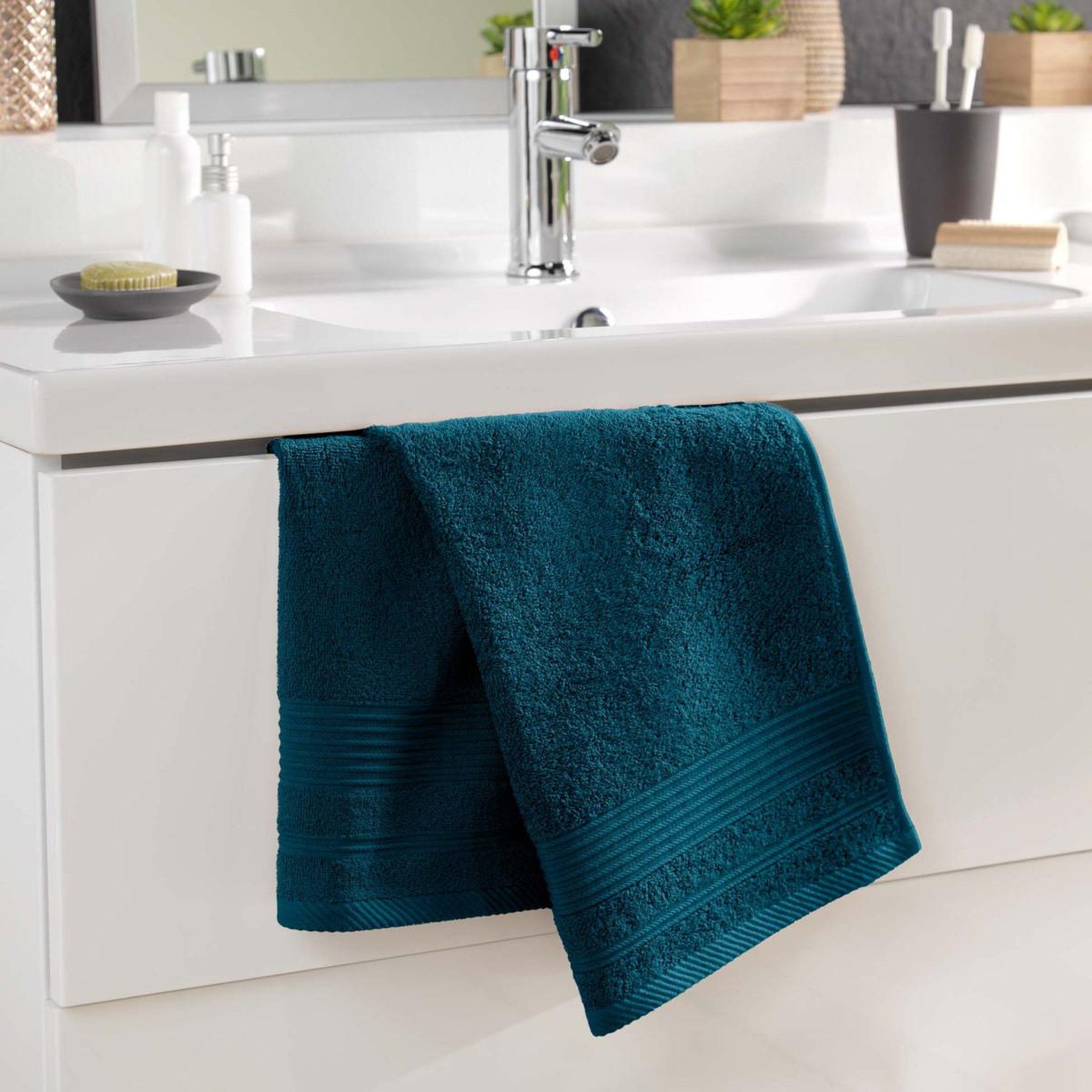 Voir la diapositive 4 : Douceur d'Intérieur Serviette de toilette  tendresse   50x90cm bleu indigo