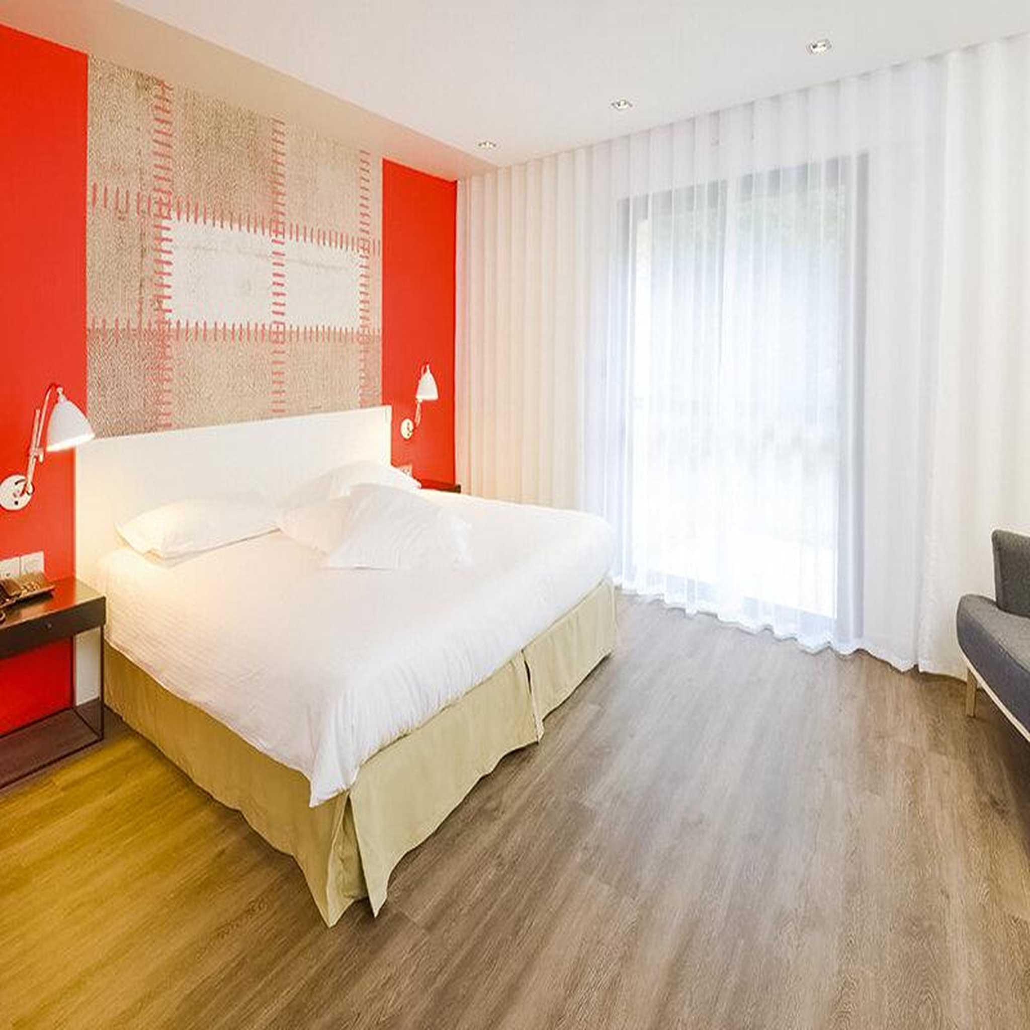 Voir la diapositive 2 : Smartbox 2 jours en hôtel 3* à deux pas d'angers avec accès à l'espace bien-être - coffret cadeau séjour