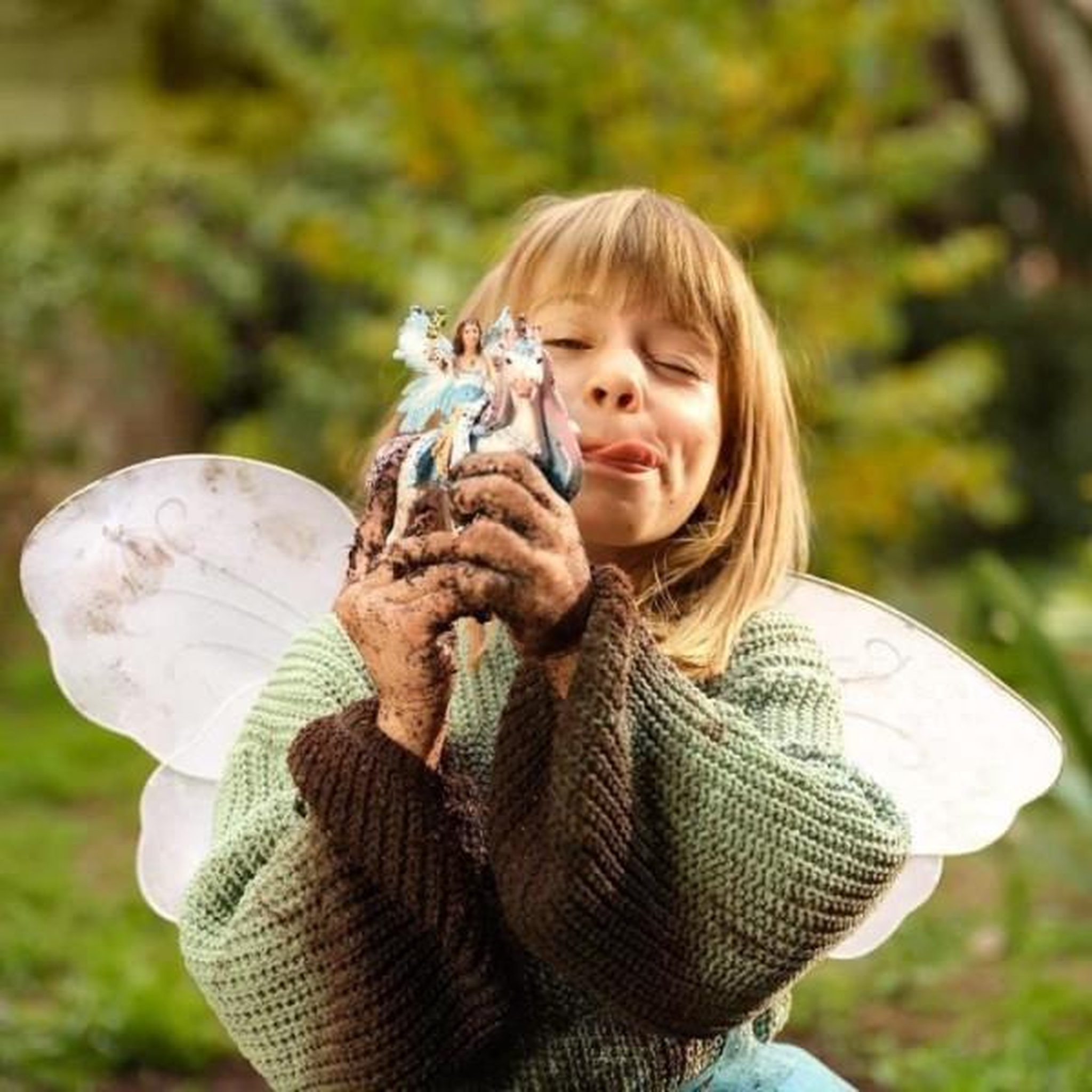 Voir la diapositive 3 : Schleich Coffret de Figurines Fée Eyela avec Jouet Licorne de Princesse - Princesse Volante avec Figurine Licorne et Baguette Magique -