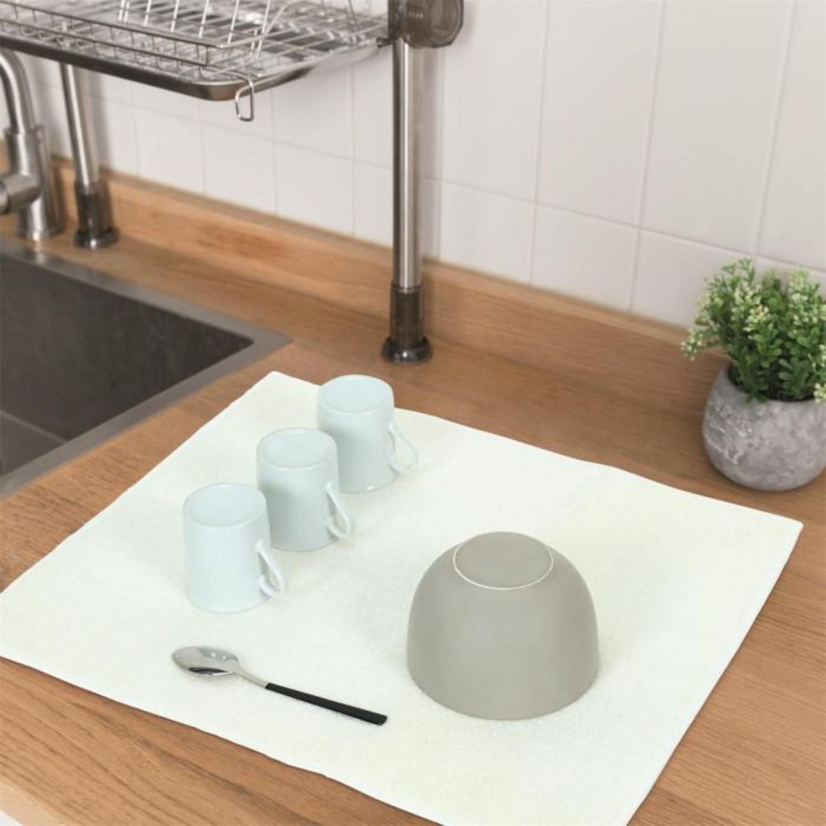 Paris Prix Tapis d'Évier en Bambou  Dessous  40x48cm Blanc