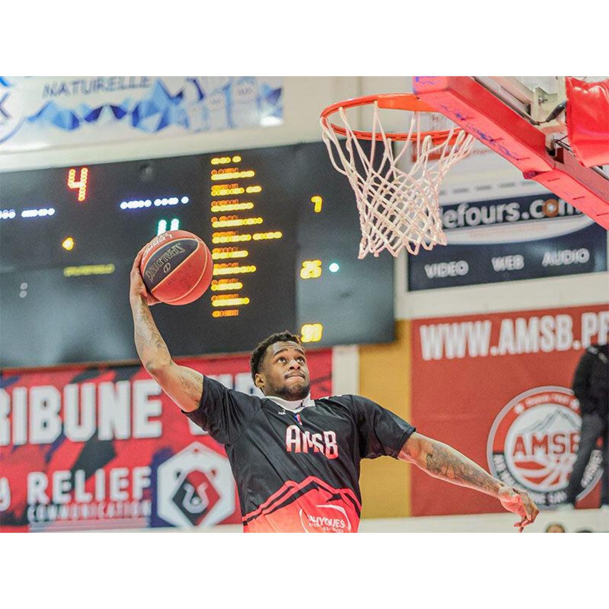 Smartbox Billet VIP pour un match au choix de l'Aix Maurienne Savoie Basket avec cocktails pour 2 - Coffret Cadeau Sport & Aventure