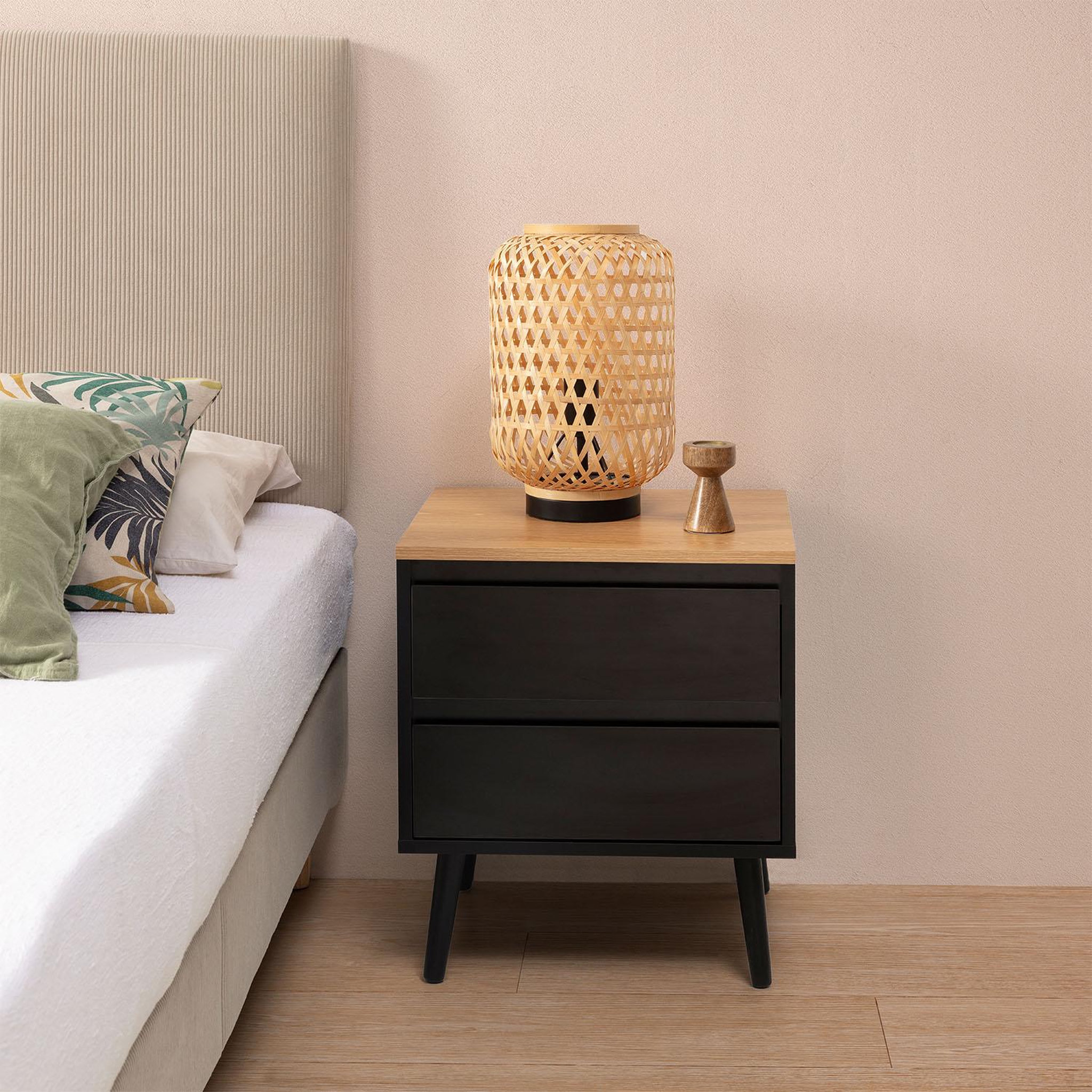 Voir la diapositive 2 : VS VENTA-STOCK Table de chevet Desi 2 tiroirs couleur Noir