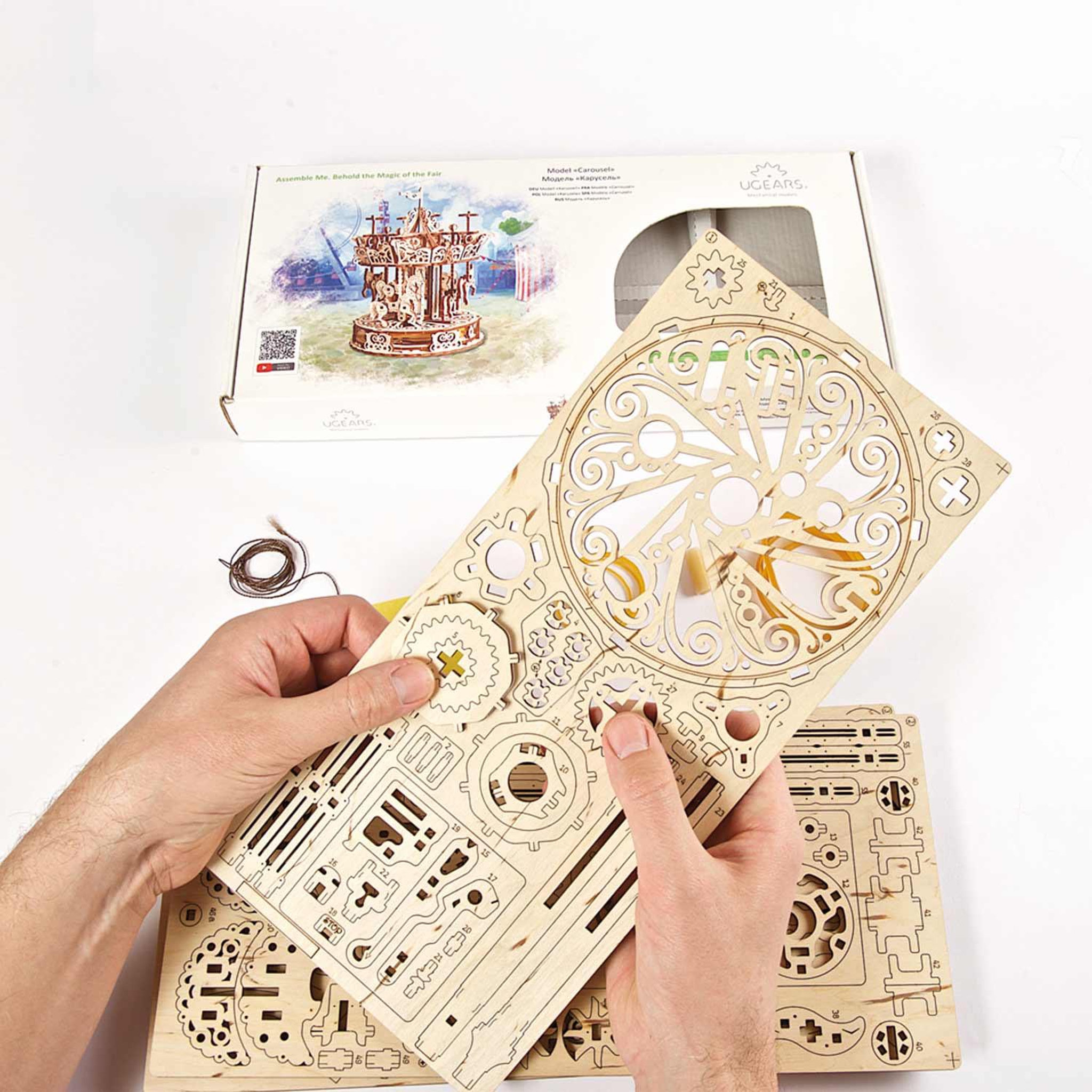 Voir la diapositive 5 : Graine créative Maquette En Bois 3D - Carrousel 26 Cm
