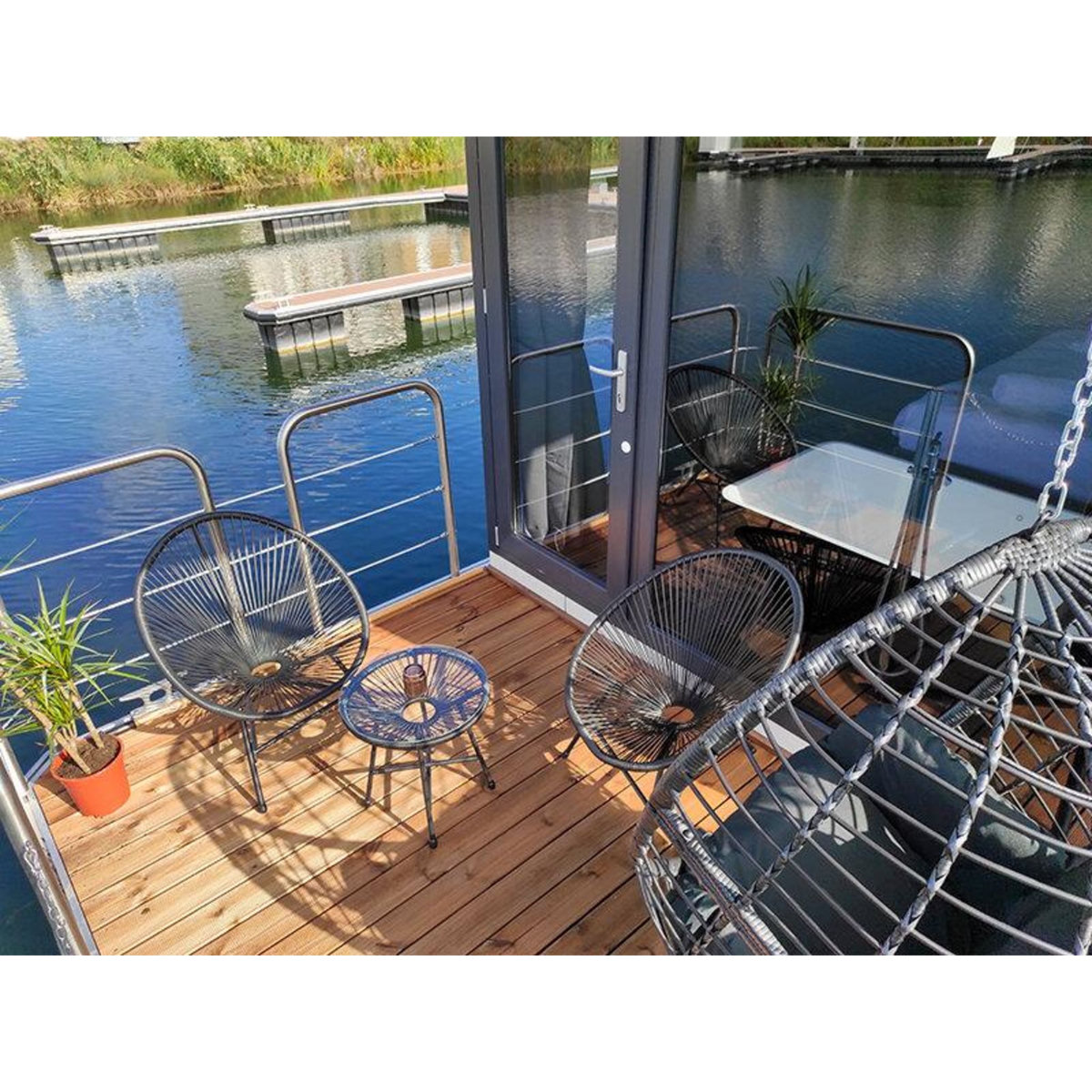 Smartbox 2 jours en maison flottante La Balzac avec sauna électrique et bain bouillonnant près de Paris - Coffret Cadeau Séjour