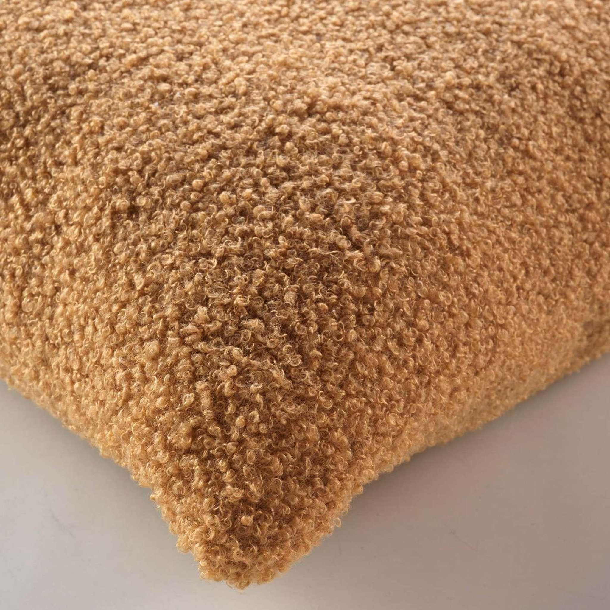 Voir la diapositive 4 : Douceur d'Intérieur Coussin déhoussable BELI - Bouclette unie