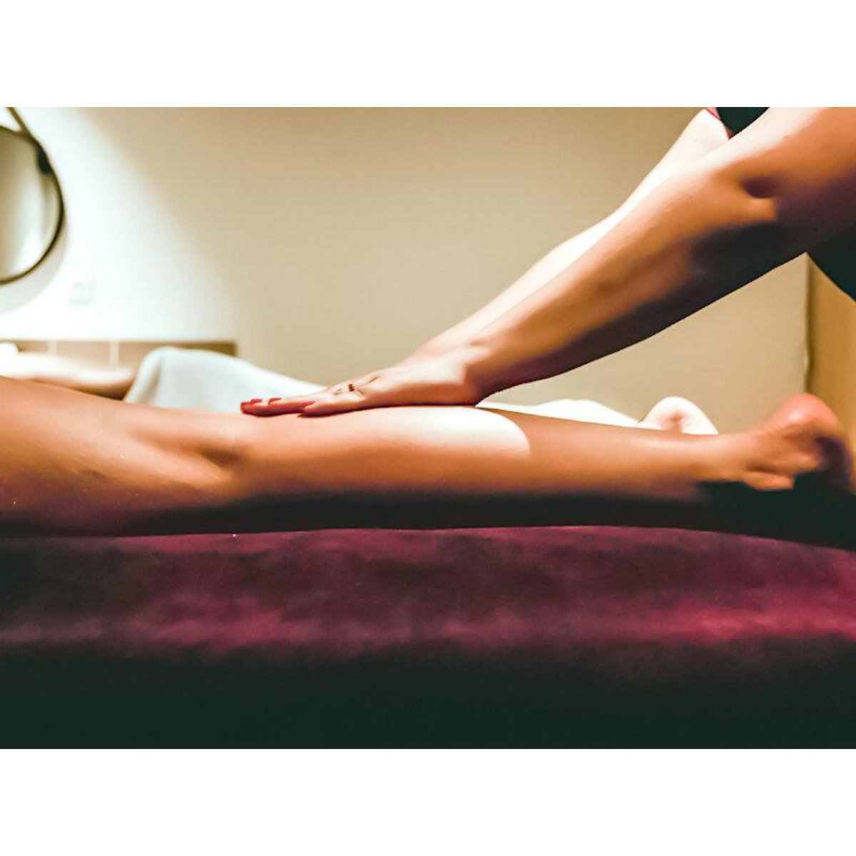 Smartbox Soin du visage ou du corps Cinq Mondes d'1h30 en institut près de Nantes - Coffret Cadeau Bien-être