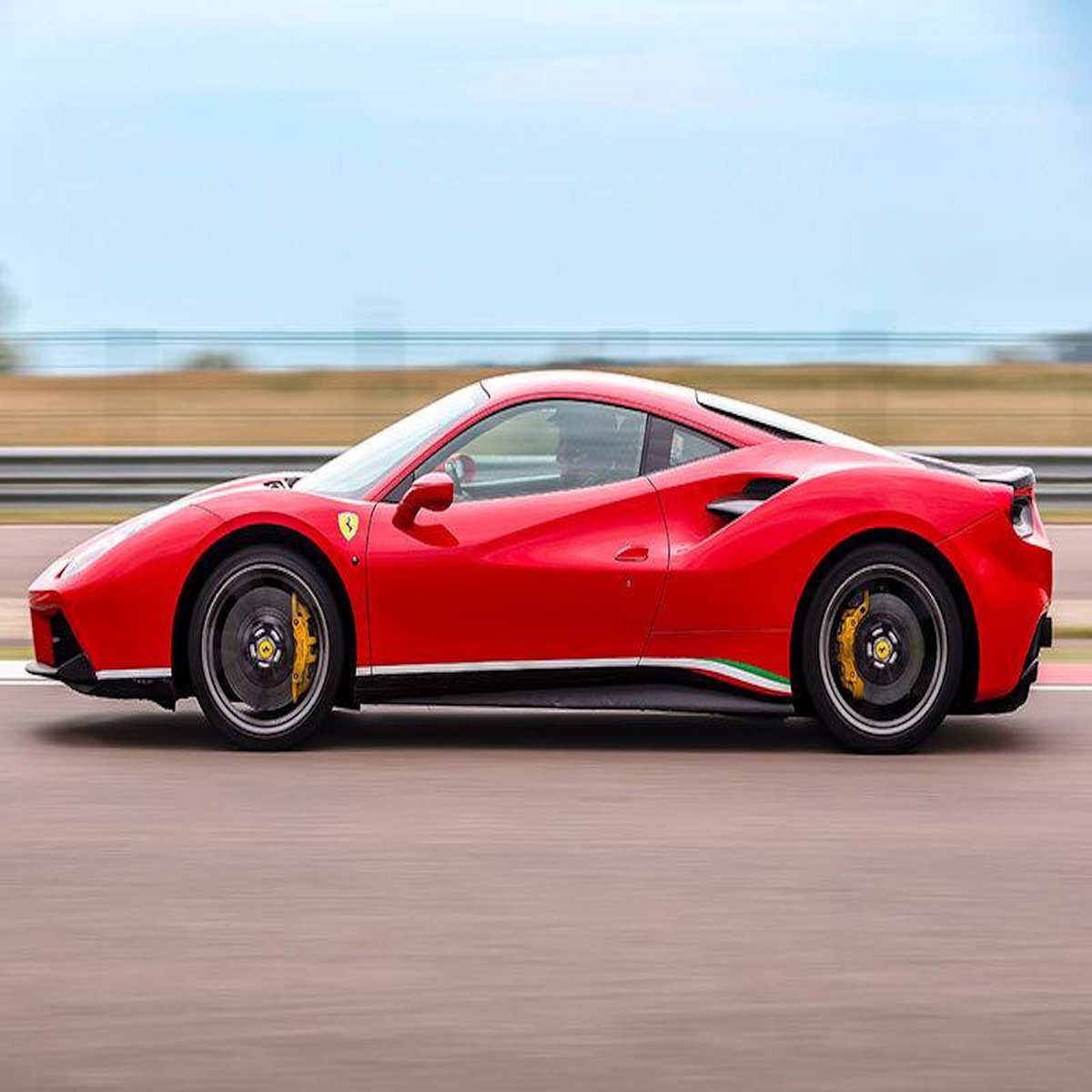 Smartbox Stage de pilotage : 5 tours sur le circuit de Nogaro en Ferrari 488 GTB - Coffret Cadeau Sport & Aventure