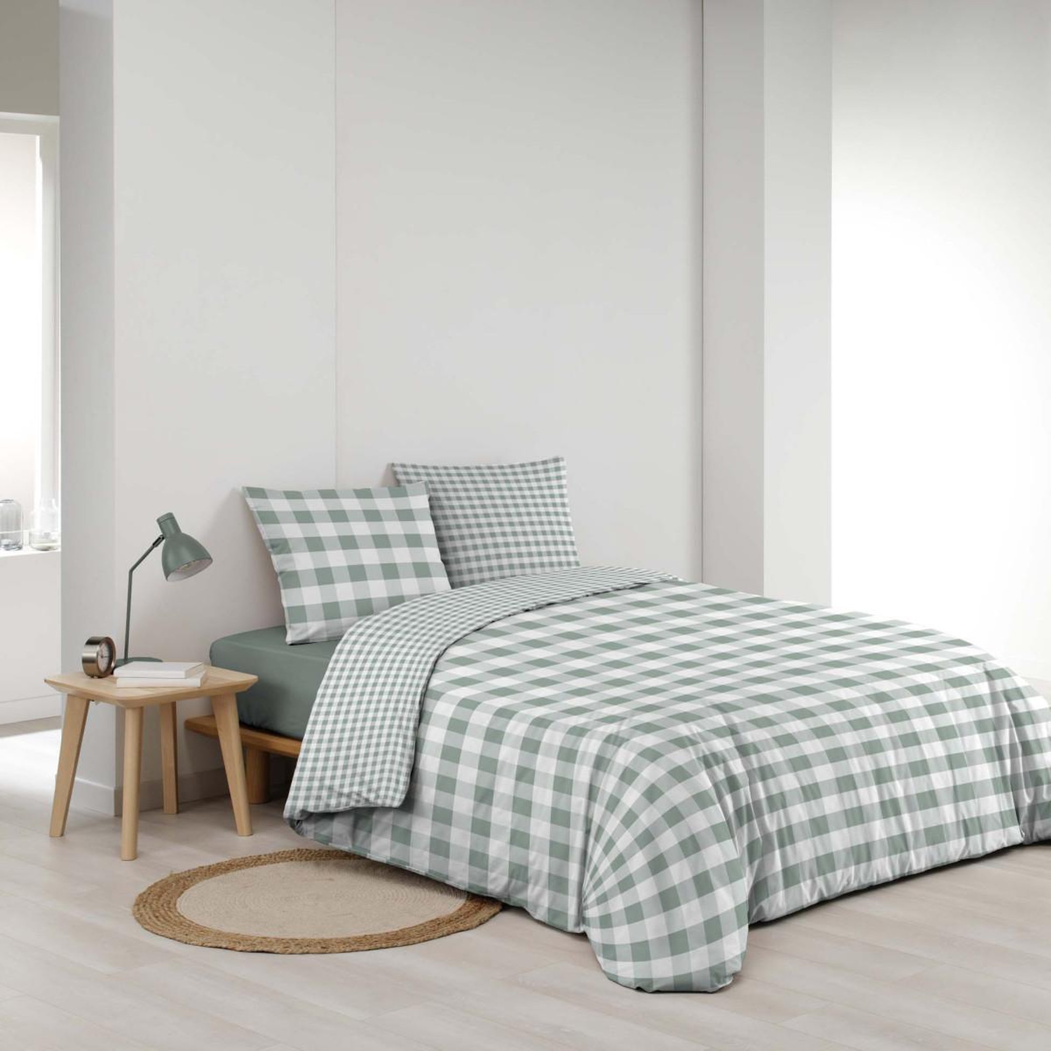 Voir la diapositive 2 : Douceur d'Intérieur Parure de lit 3 pièces  victoire  240x220cm vert sauge