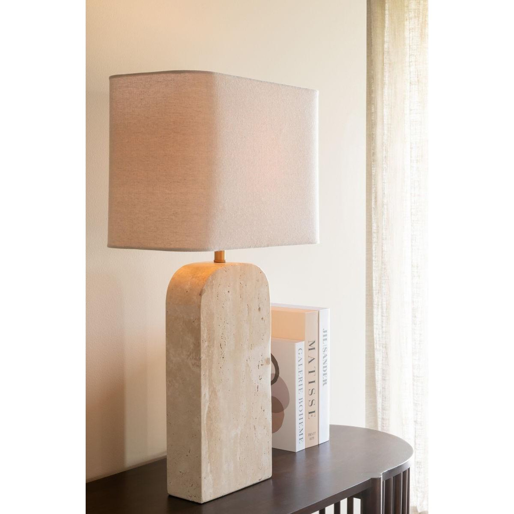Voir la diapositive 5 : J-LINE Lampe à poser en pierre  travertin  71cm beige