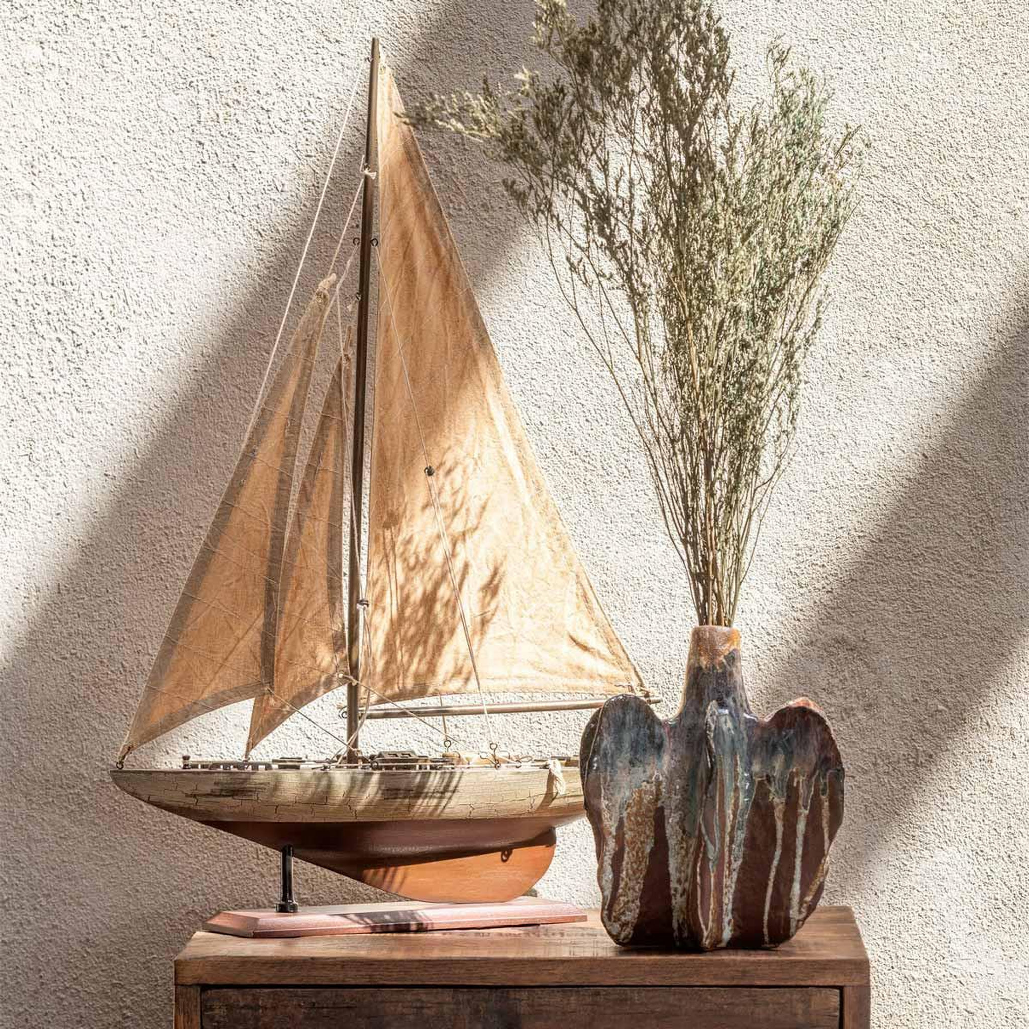 Voir la diapositive 3 : J-LINE Voilier Déco en Bois  Harrison  94cm Marron