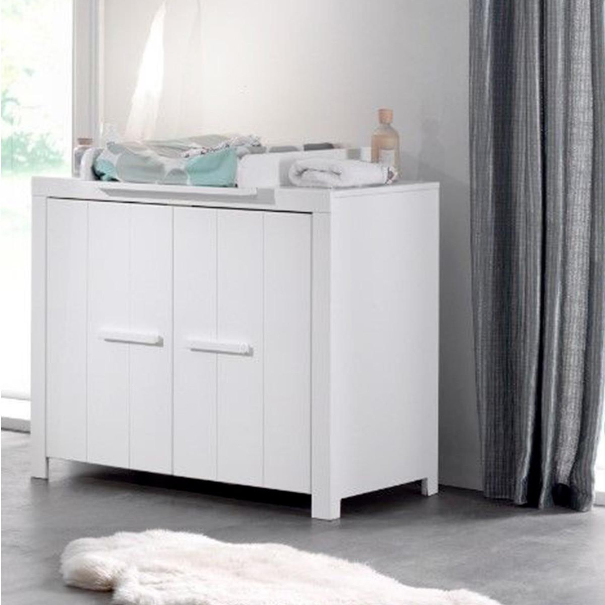 Voir la diapositive 3 : Paris Prix Commode avec plan à langer  erik  100cm blanc