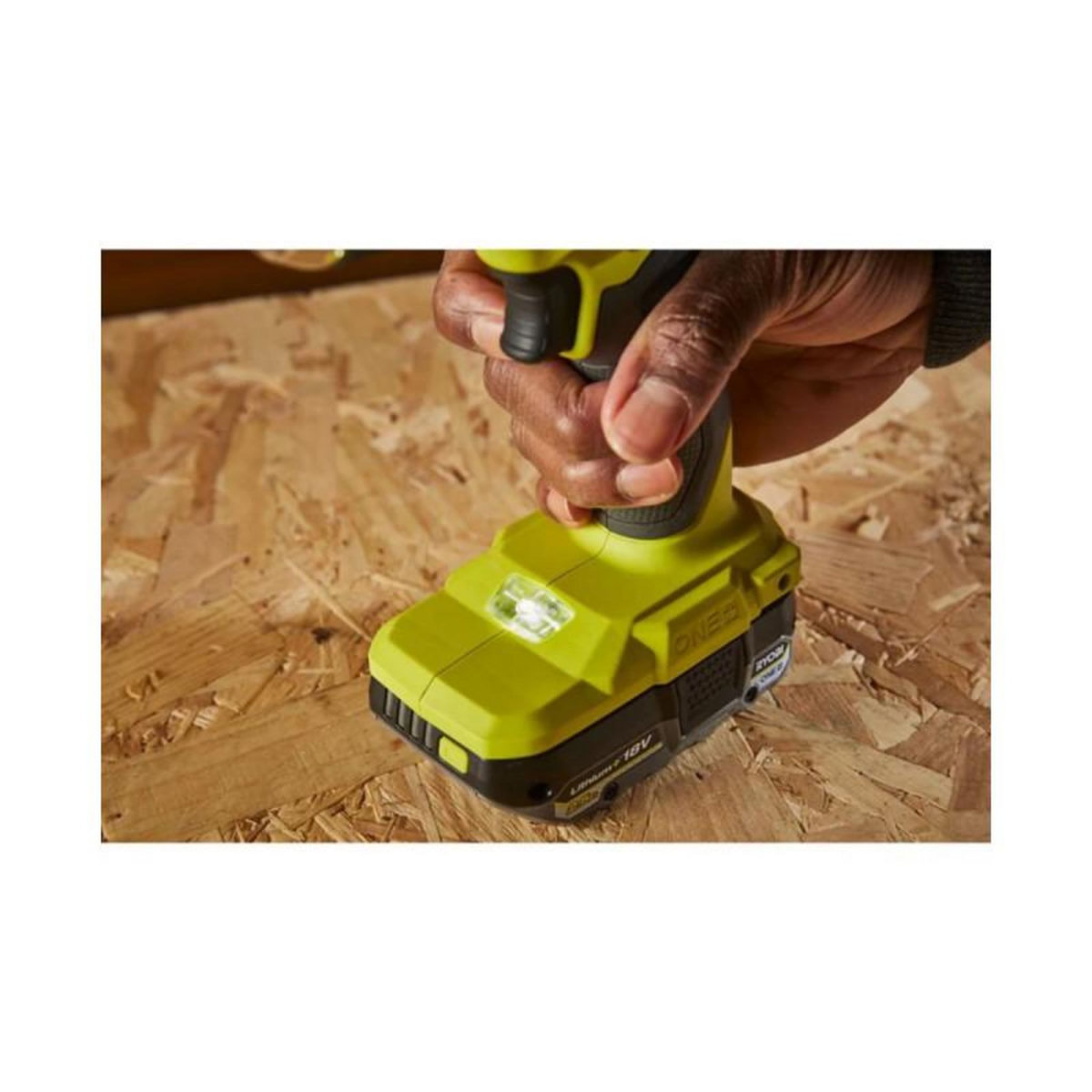 Ryobi Perceuse à percussion Brushless 18V RYOBI - 54 Nm - 2 Batteries 2,0Ah - Chargeur - RPD18BL1-2C20S