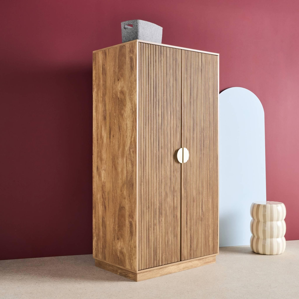 SWEEEK Dressing décor bois de manguier rainuré 2 portes - 90 x 59 x 179.5 cm - Celian