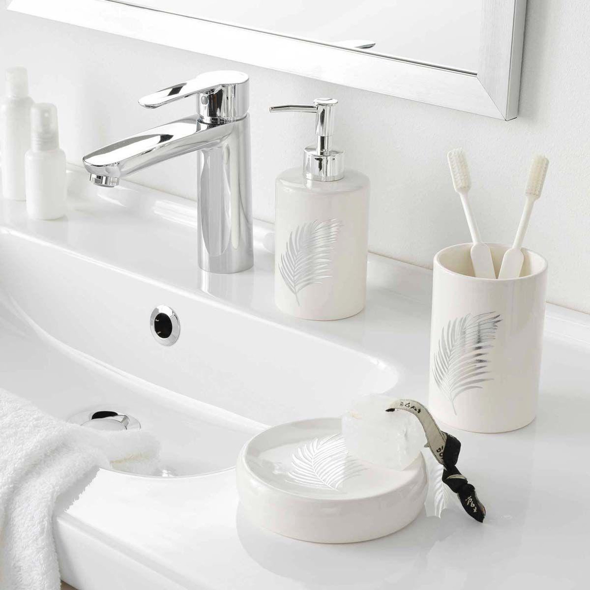 Voir la diapositive 2 : Douceur d'Intérieur Distributeur de savon imprimé  orbella  17cm blanc & argent