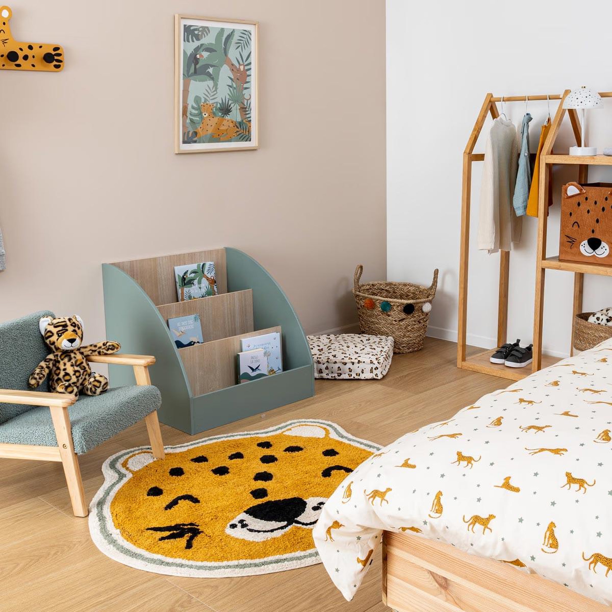 Voir la diapositive 3 : Atmosphera Kids Tapis déco enfant  léopard  90cm ocre