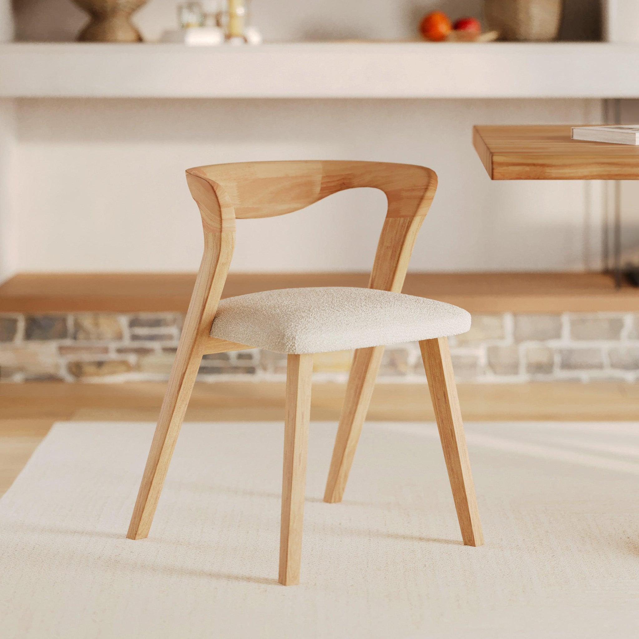 Voir la diapositive 2 : MAISON PAVANE Chaise en bois d'hévéa clair et tissu bouclé crème-vega