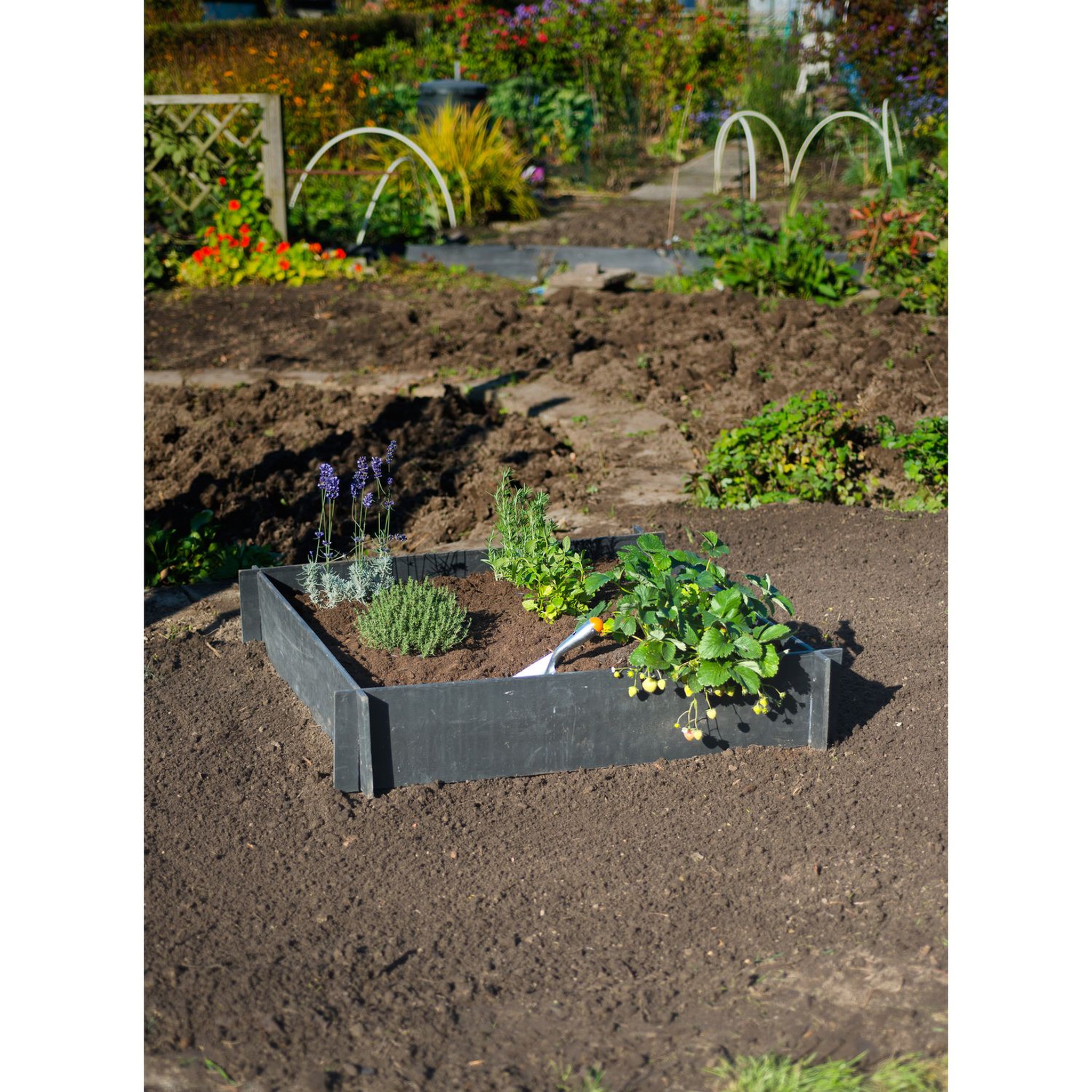 Voir la diapositive 3 : Nature Carré potager en PVC recyclé - épaisseur 10mm