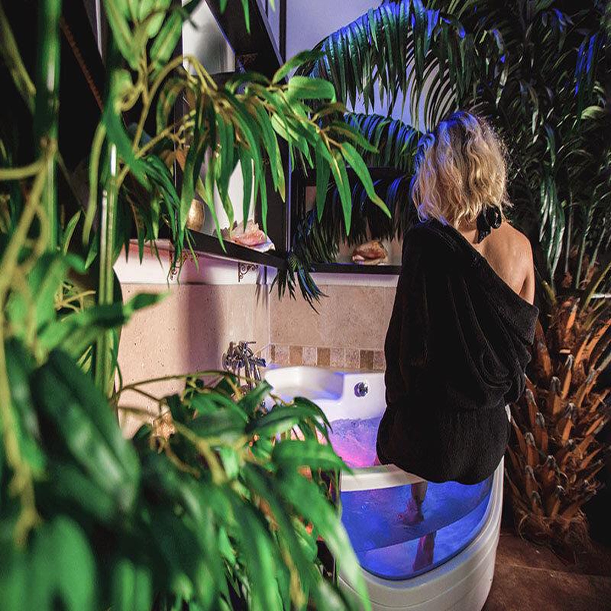 Voir la diapositive 3 : Smartbox Parenthèse bien-être : massage d'1h30 et accès au bain de couleurs et bulles - coffret cadeau bien-être