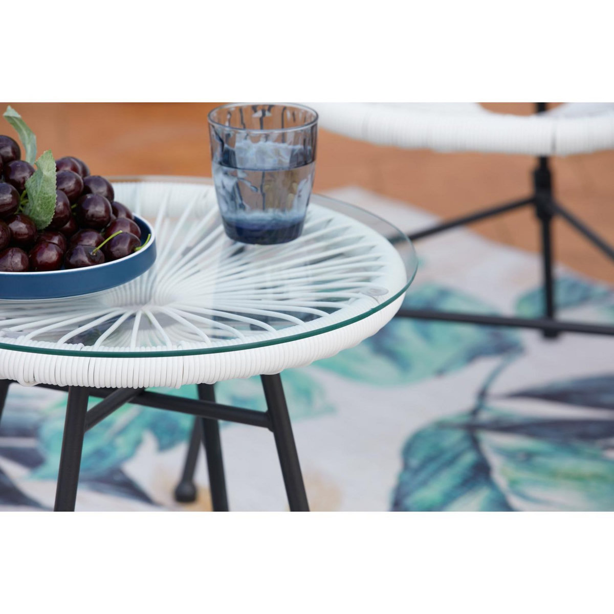 CONCEPT USINE Salon de jardin 2 fauteuils ronds et table basse blanc ACAPULCO