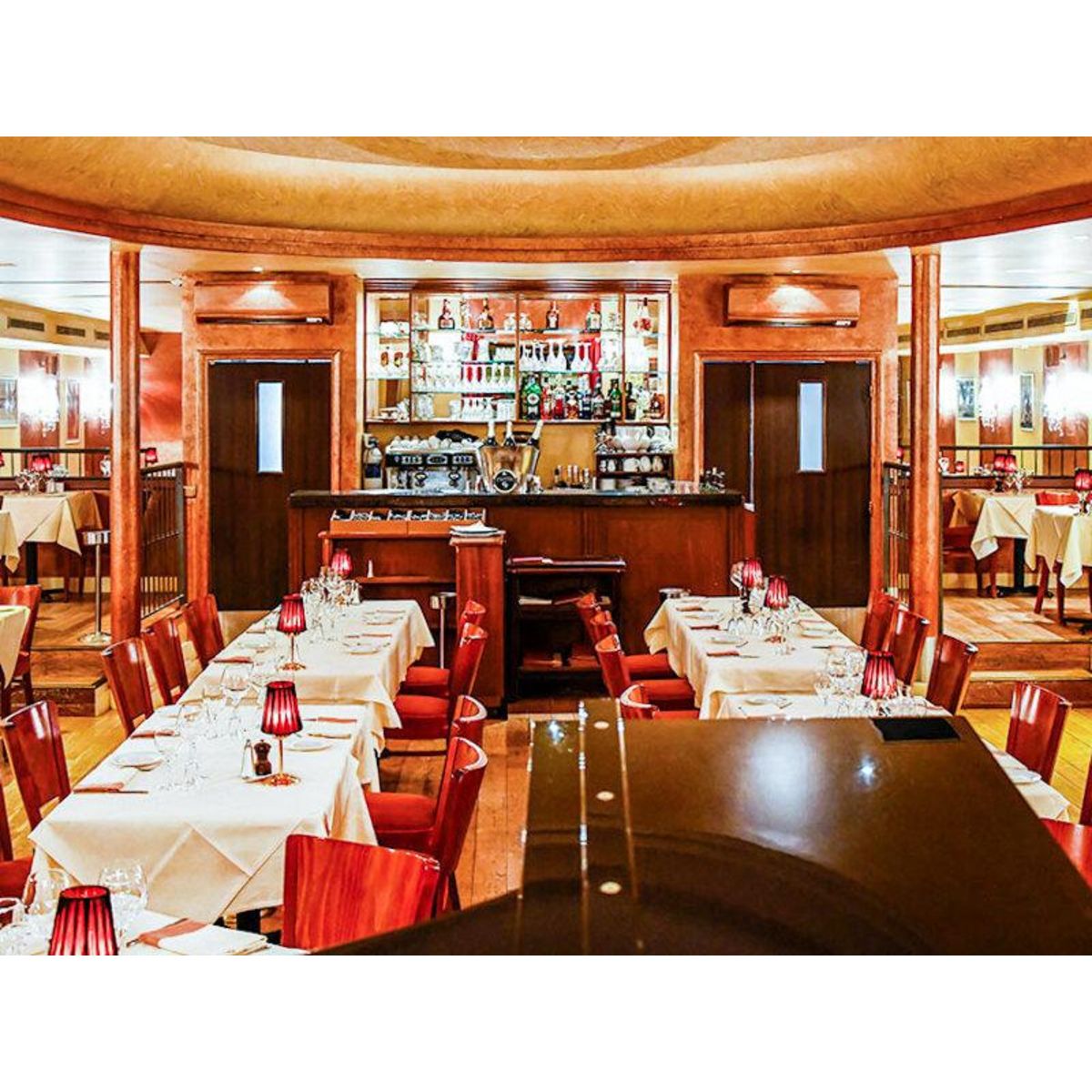 Smartbox Menu Lyrique 3 plats pour 2 personnes avec champagne et caviar à partager - Coffret Cadeau Gastronomie